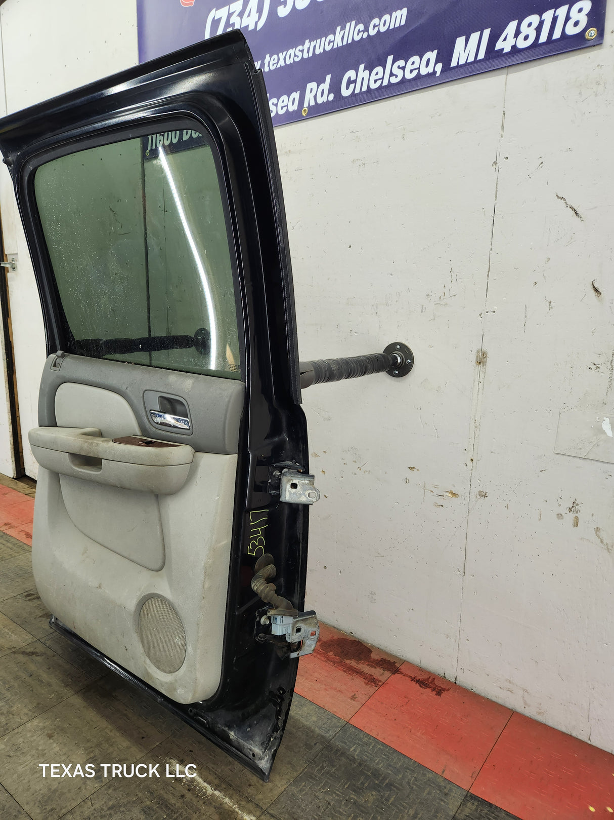 2007-2013 Chevrolet Silverado / GMC Sierra 1500 2500 3500 HD Crew Cab LH Driver Side Rear Door