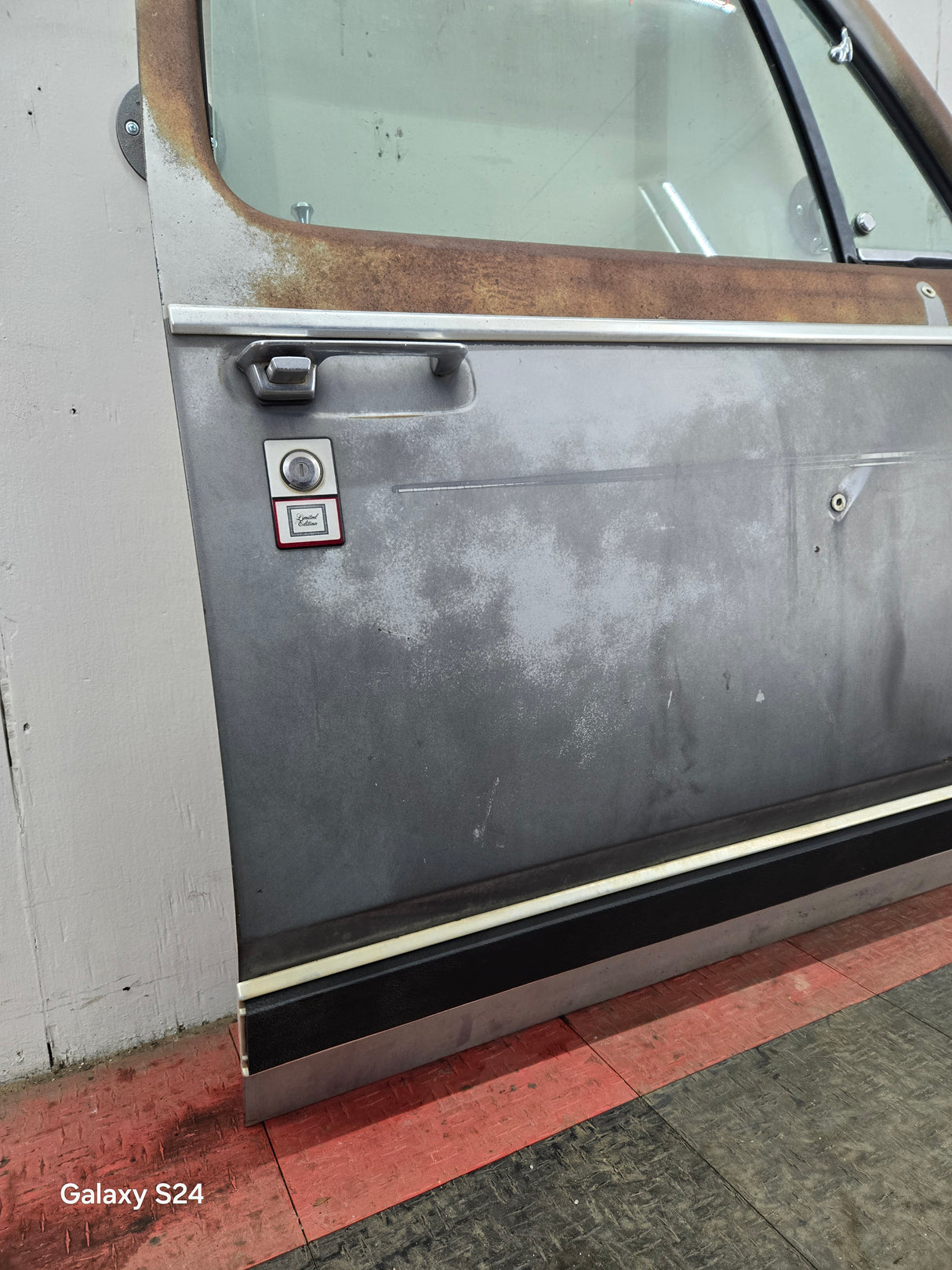 1981-1993 Dodge Ram 1st Gen RH Passenger Side Front Door W150 W250 W350 D150 D250 D350 Ramcharger