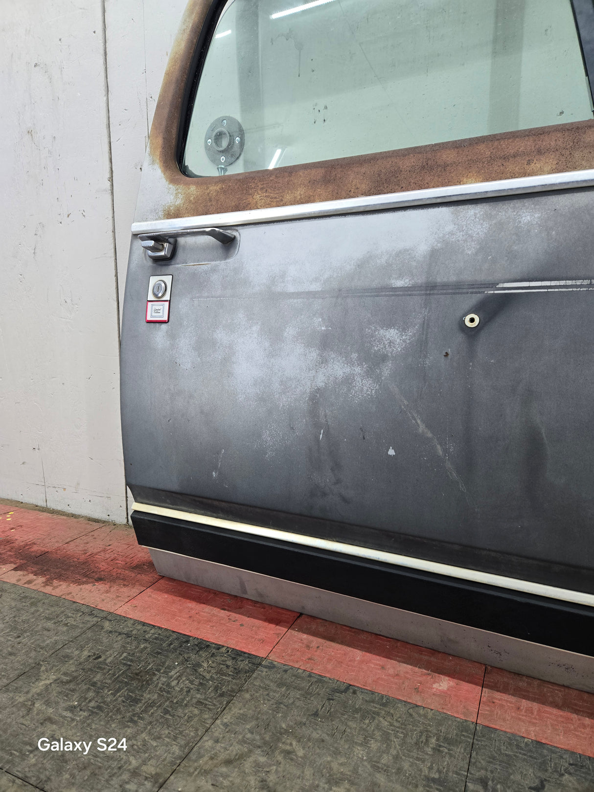 1981-1993 Dodge Ram 1st Gen RH Passenger Side Front Door W150 W250 W350 D150 D250 D350 Ramcharger