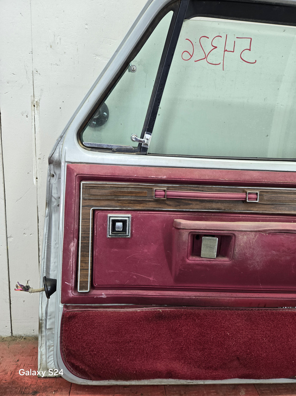 1981-1993 Dodge Ram 1st Gen RH Passenger Side Front Door W150 W250 W350 D150 D250 D350 Ramcharger