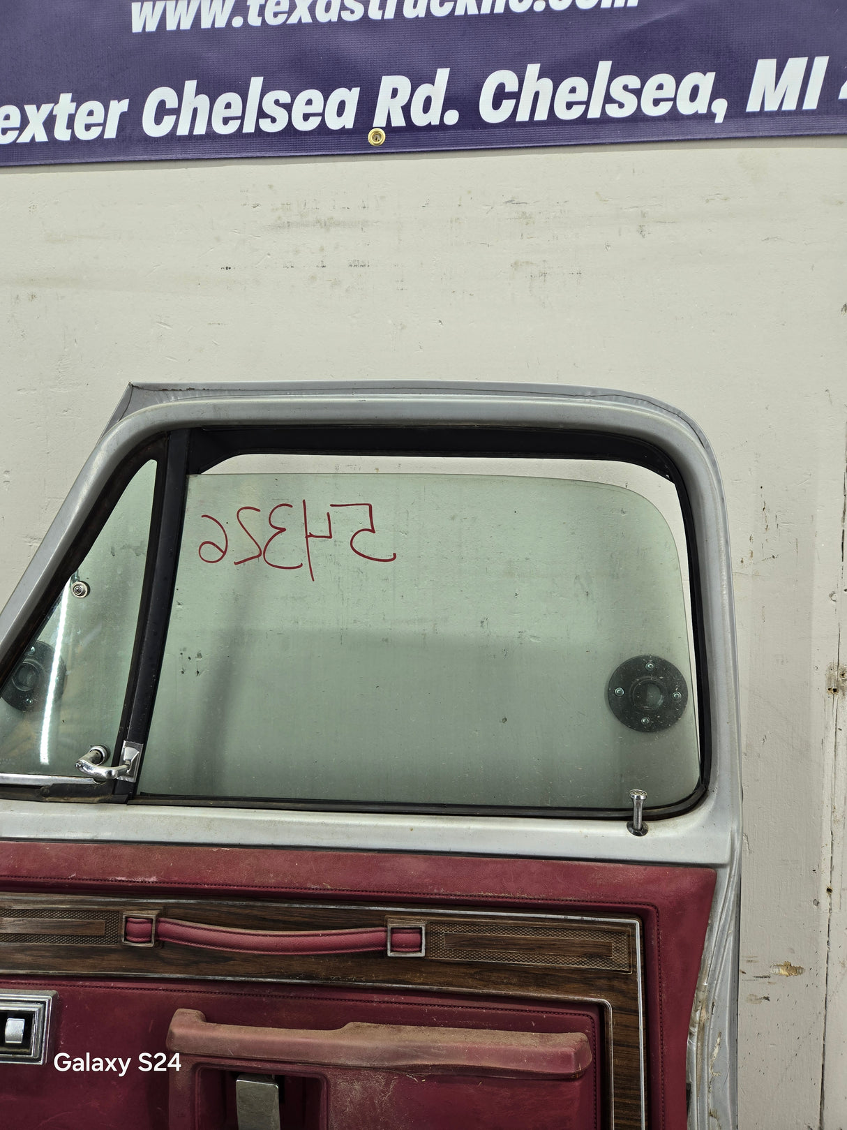 1981-1993 Dodge Ram 1st Gen RH Passenger Side Front Door W150 W250 W350 D150 D250 D350 Ramcharger