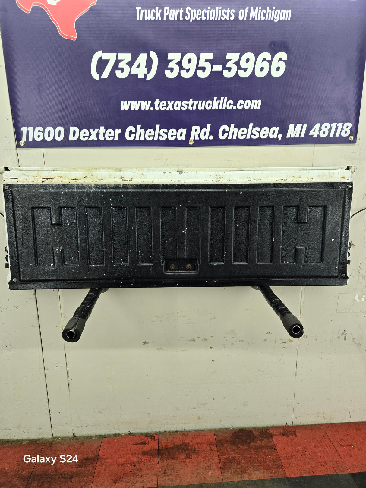 1999-2007 Chevrolet Silverado / GMC Sierra 1500 2500 3500 HD Tailgate