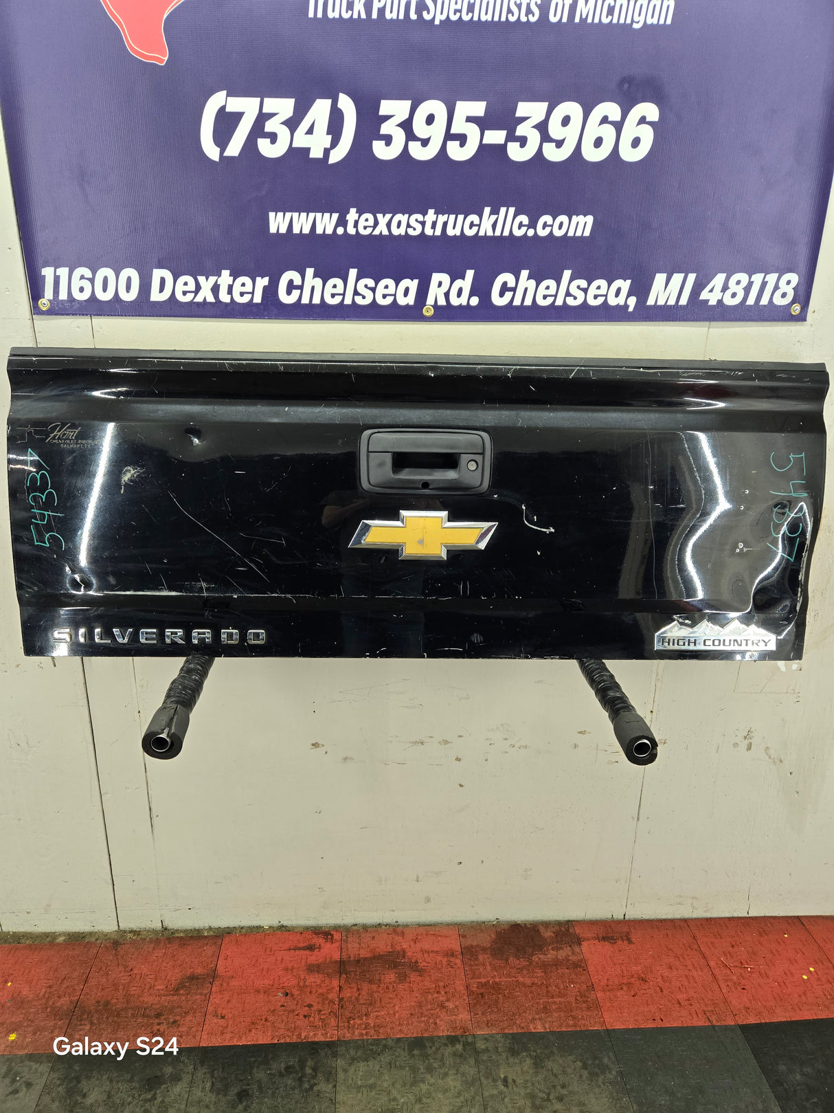 2014-2019 Chevrolet Silverado / GMC Sierra 1500 2500 3500 HD Tailgate