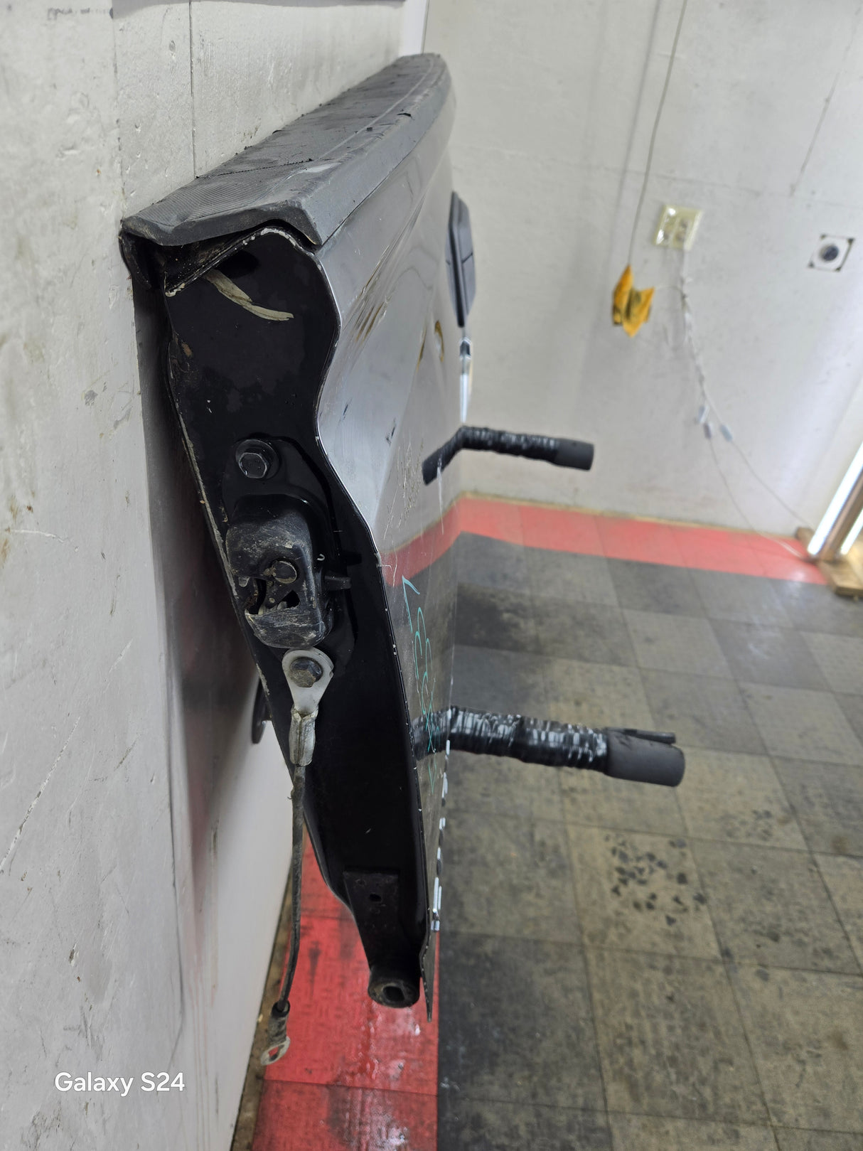 2014-2019 Chevrolet Silverado / GMC Sierra 1500 2500 3500 HD Tailgate