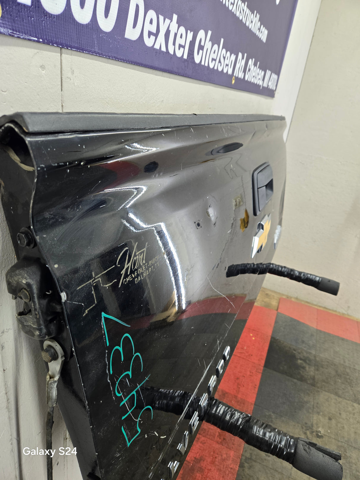 2014-2019 Chevrolet Silverado / GMC Sierra 1500 2500 3500 HD Tailgate