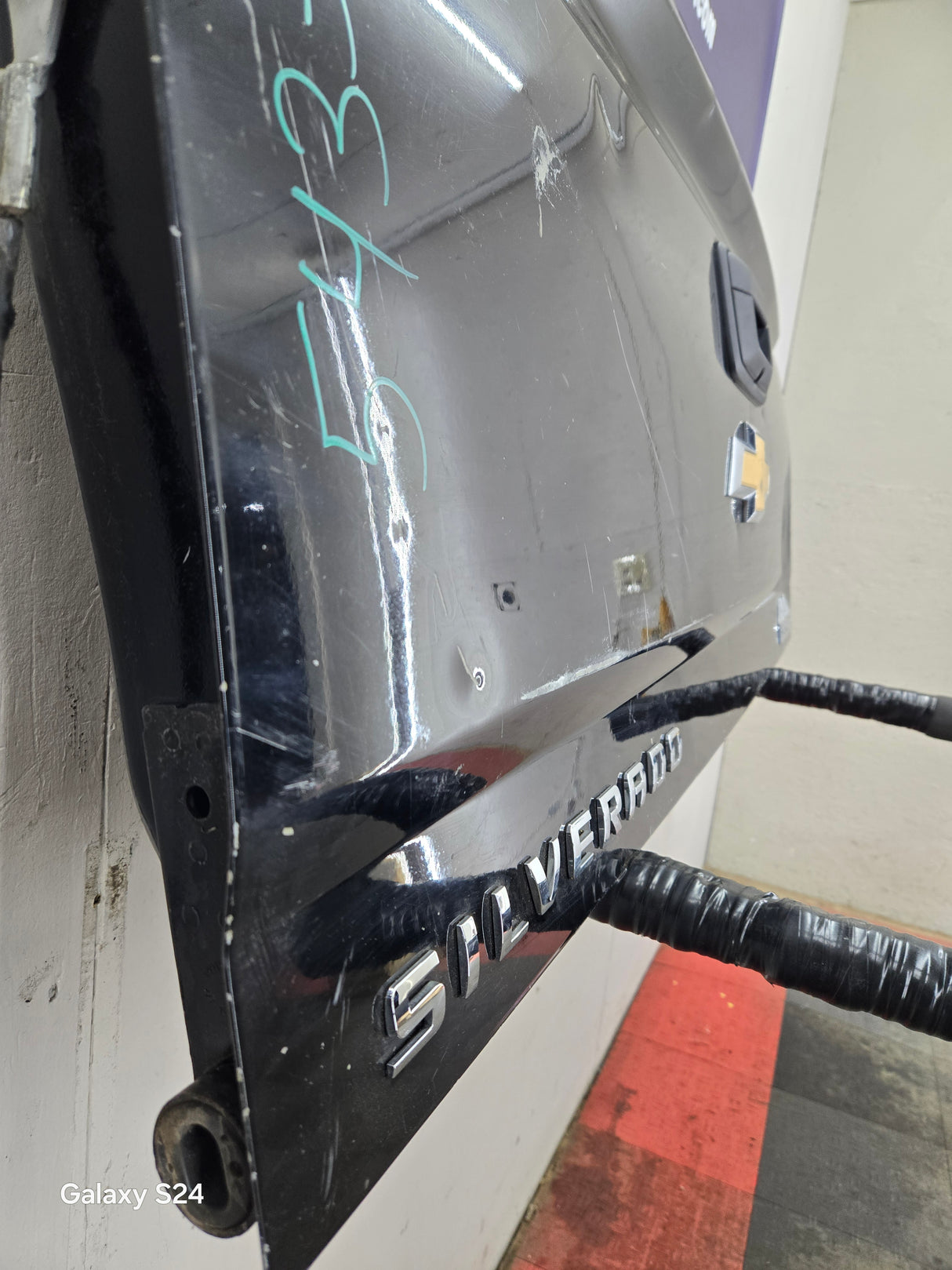 2014-2019 Chevrolet Silverado / GMC Sierra 1500 2500 3500 HD Tailgate