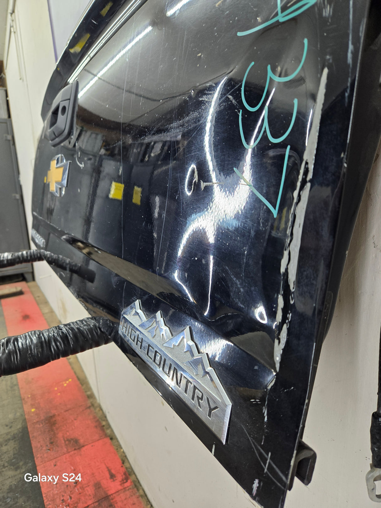 2014-2019 Chevrolet Silverado / GMC Sierra 1500 2500 3500 HD Tailgate