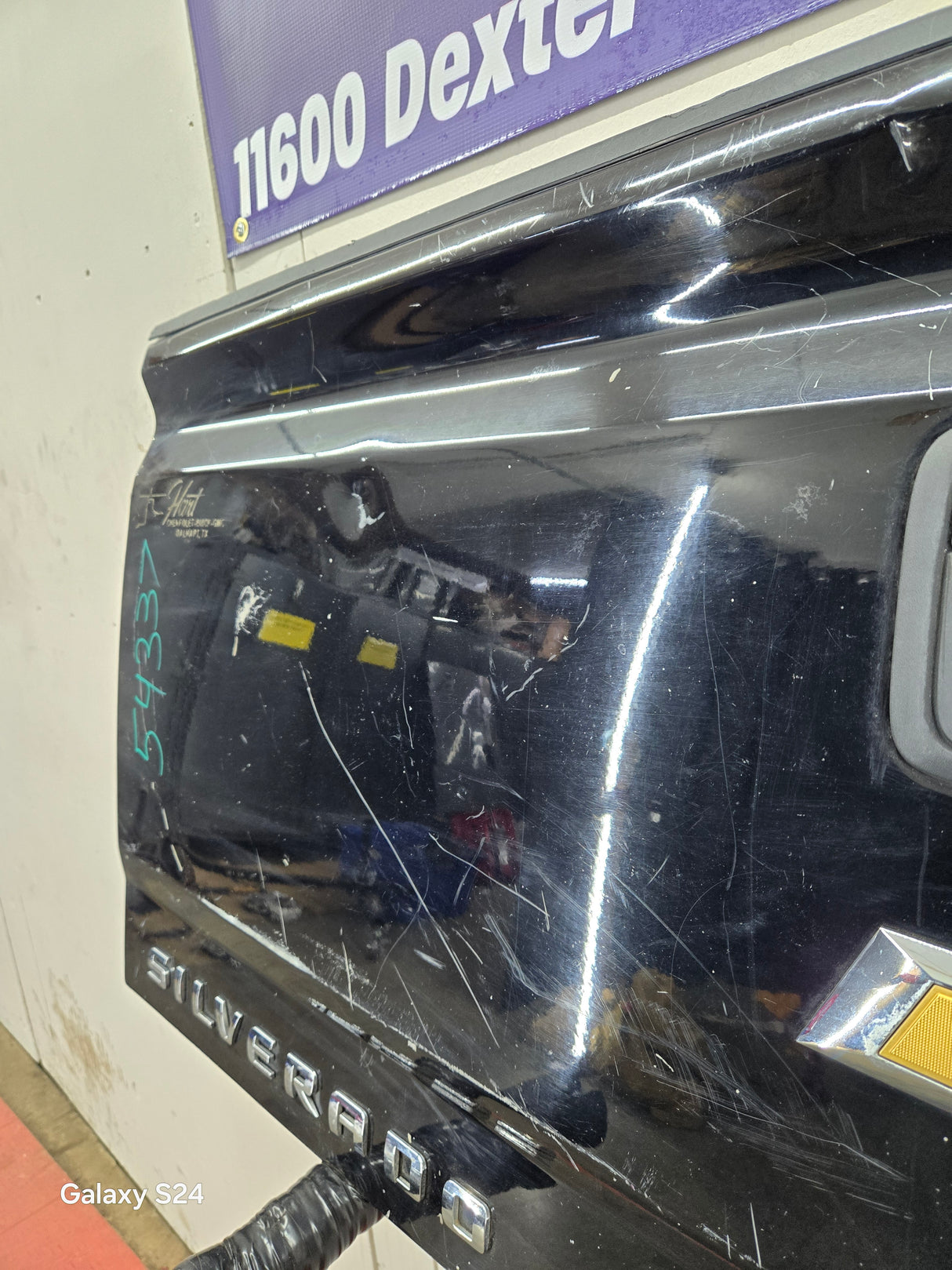 2014-2019 Chevrolet Silverado / GMC Sierra 1500 2500 3500 HD Tailgate