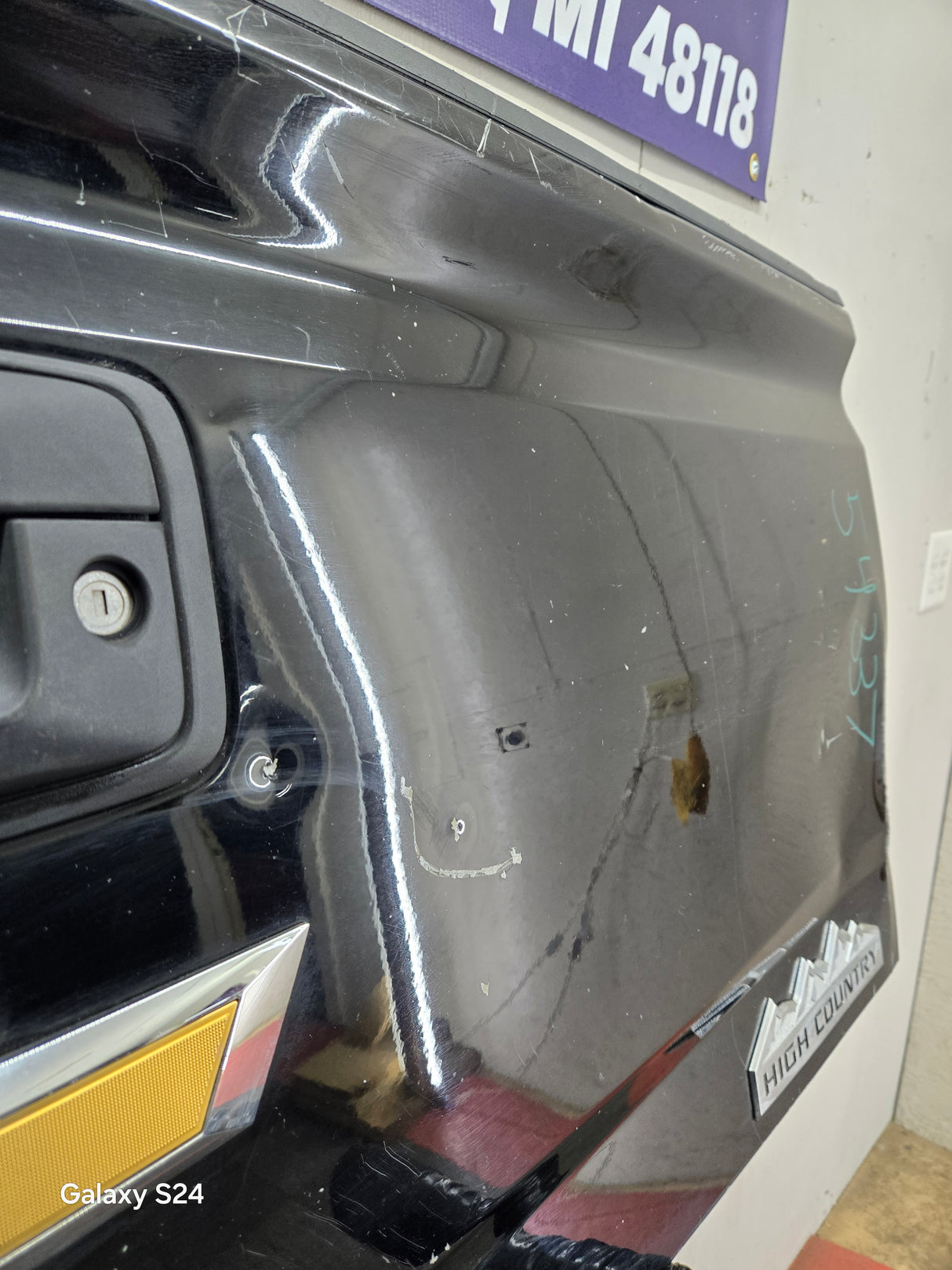 2014-2019 Chevrolet Silverado / GMC Sierra 1500 2500 3500 HD Tailgate