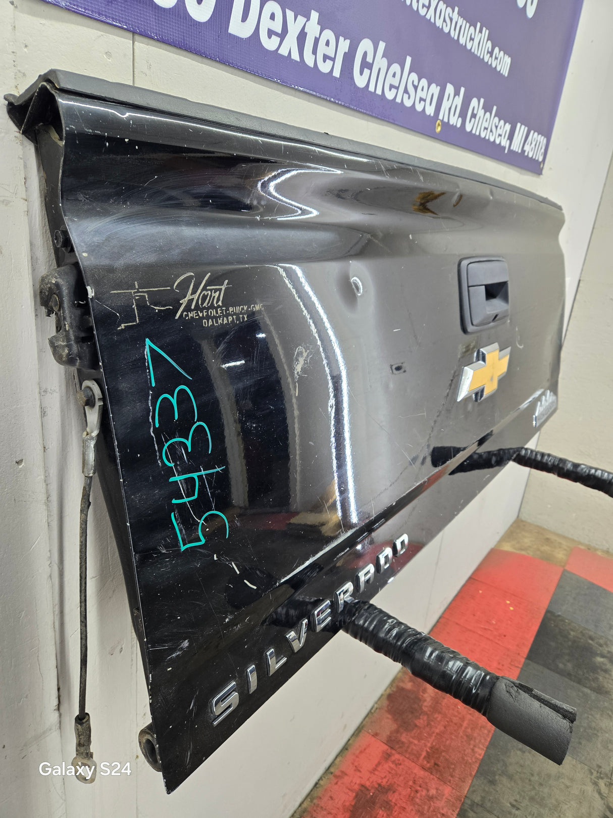 2014-2019 Chevrolet Silverado / GMC Sierra 1500 2500 3500 HD Tailgate