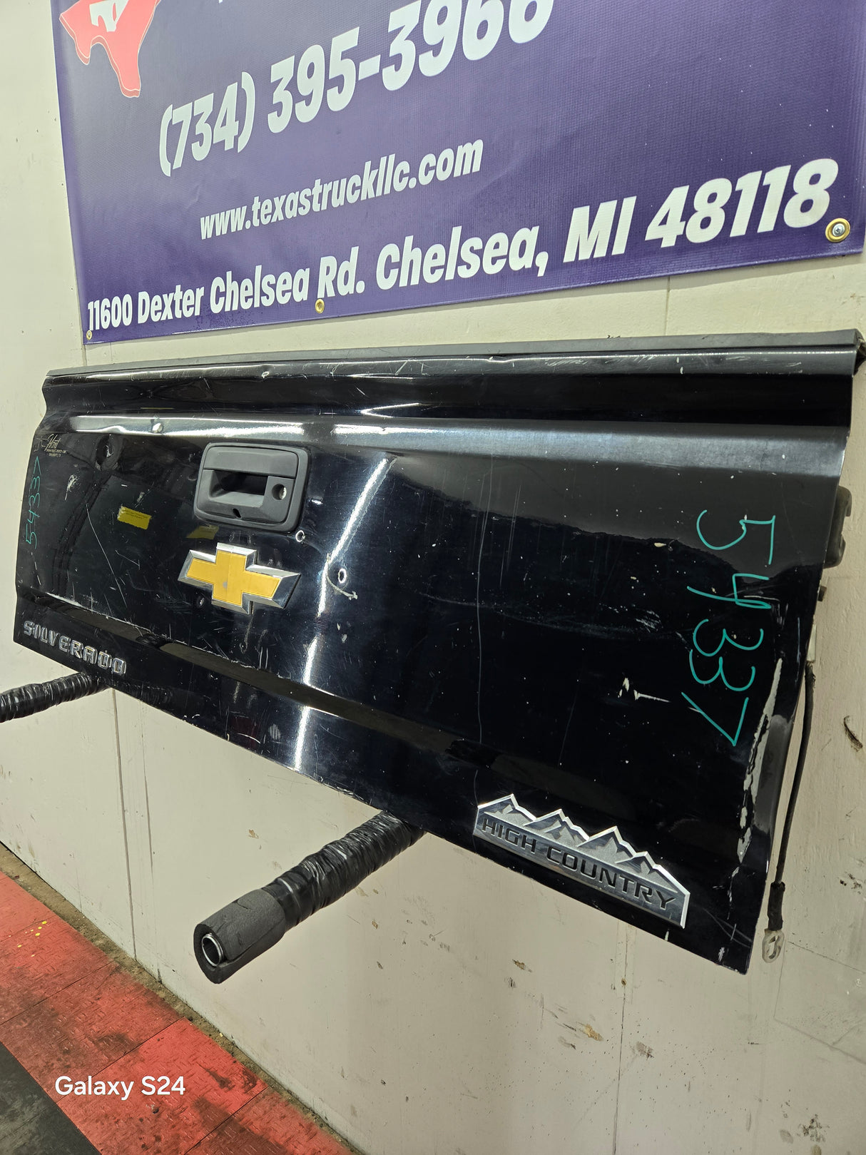 2014-2019 Chevrolet Silverado / GMC Sierra 1500 2500 3500 HD Tailgate