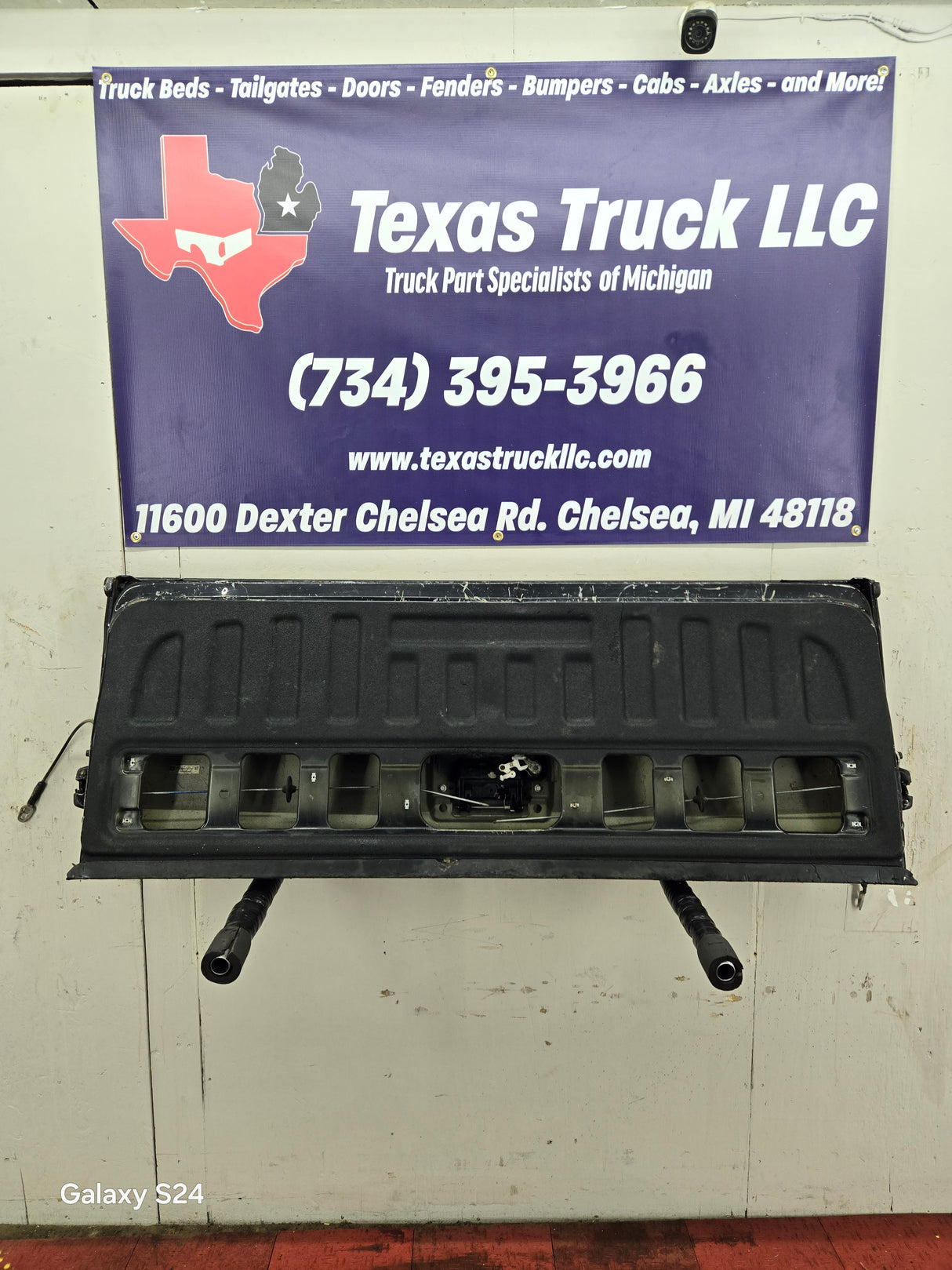 2014-2019 Chevrolet Silverado / GMC Sierra 1500 2500 3500 HD Tailgate