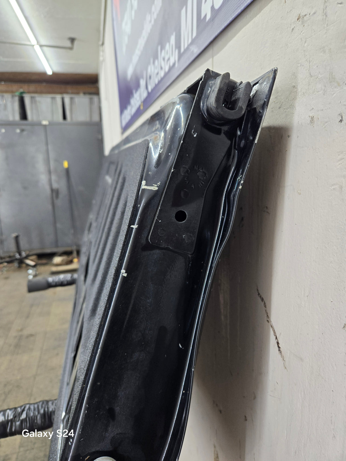 2014-2019 Chevrolet Silverado / GMC Sierra 1500 2500 3500 HD Tailgate