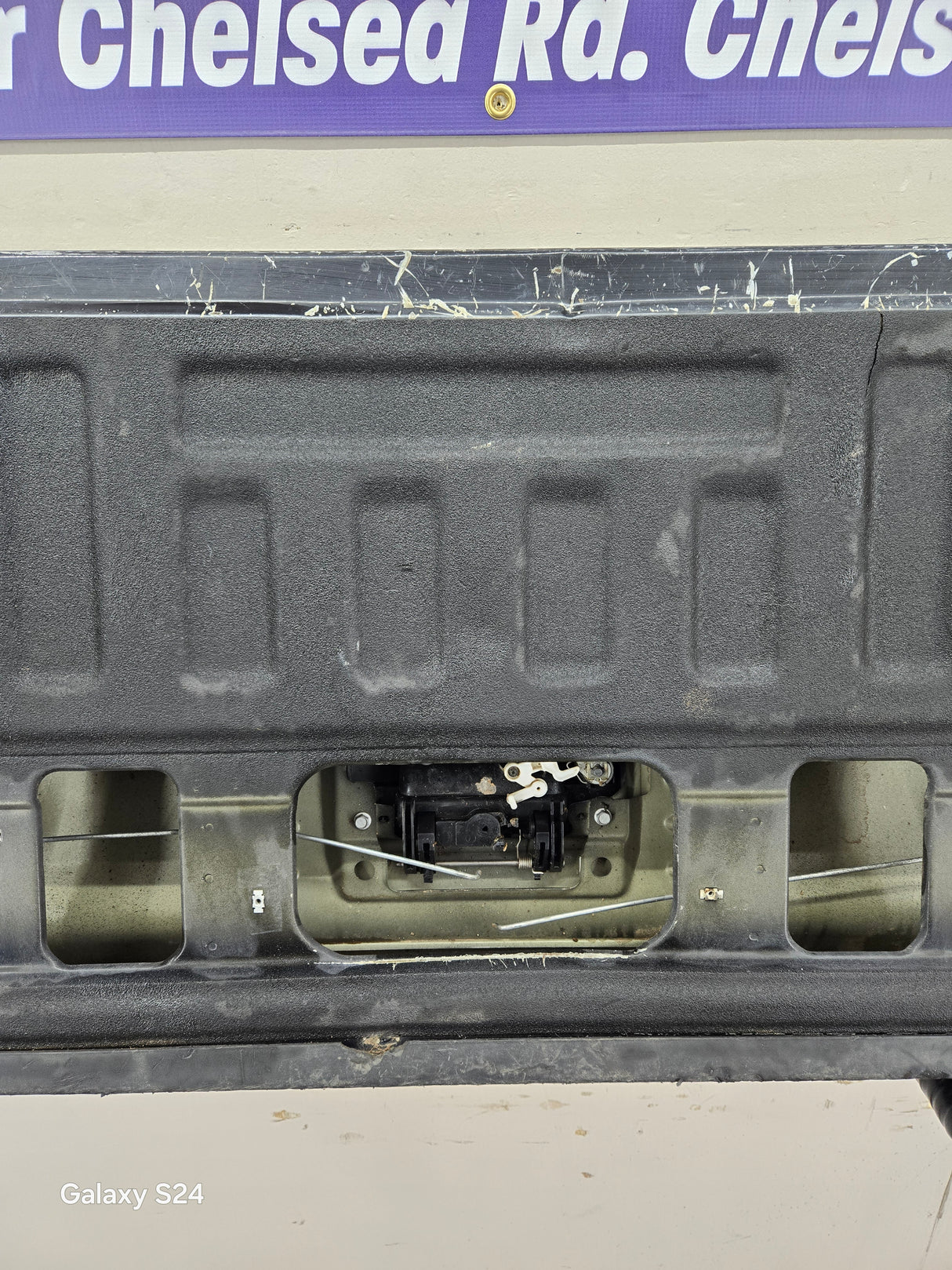 2014-2019 Chevrolet Silverado / GMC Sierra 1500 2500 3500 HD Tailgate