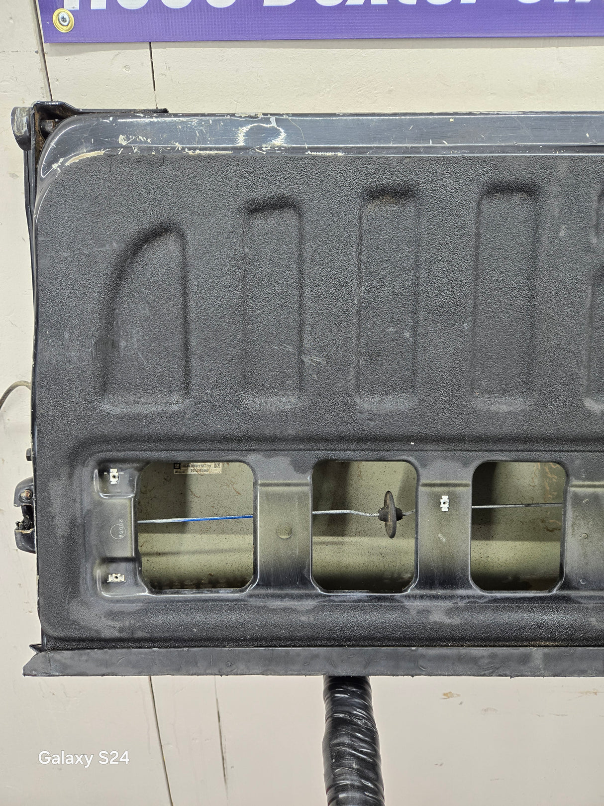 2014-2019 Chevrolet Silverado / GMC Sierra 1500 2500 3500 HD Tailgate