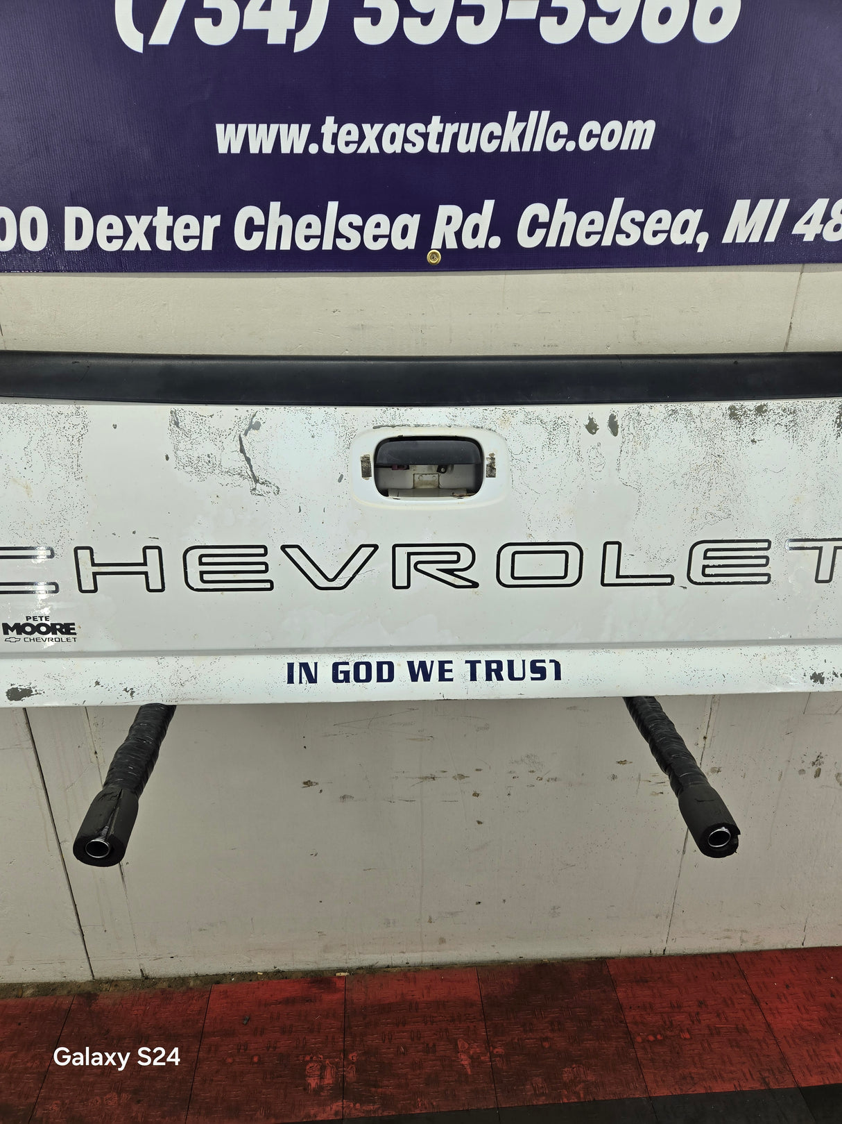 1999-2007 Chevrolet Silverado / GMC Sierra 1500 2500 3500 HD Tailgate