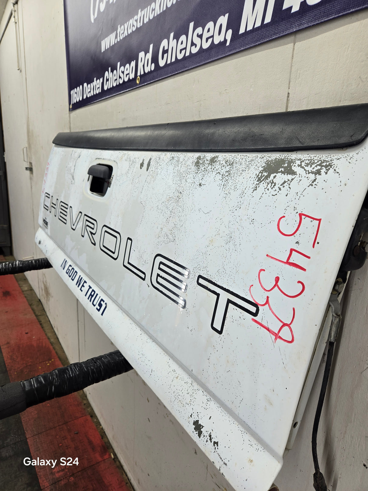 1999-2007 Chevrolet Silverado / GMC Sierra 1500 2500 3500 HD Tailgate