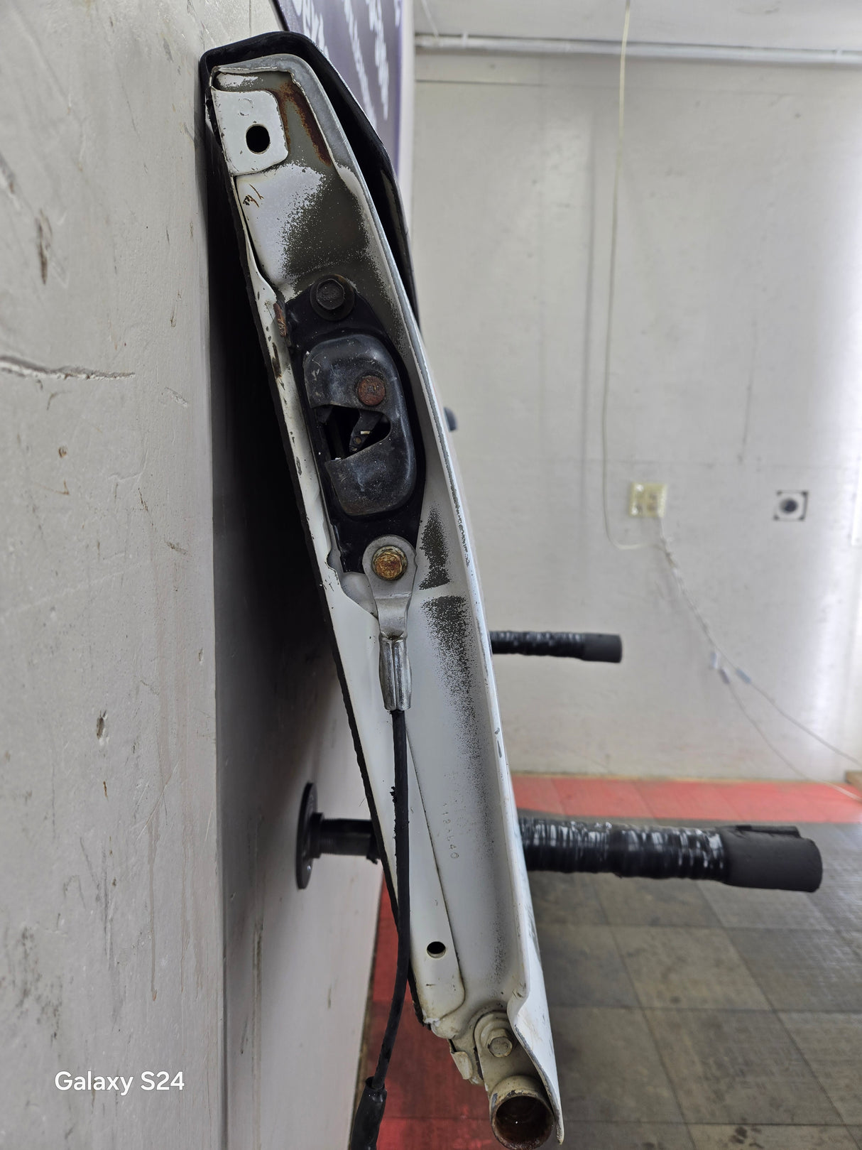 1999-2007 Chevrolet Silverado / GMC Sierra 1500 2500 3500 HD Tailgate