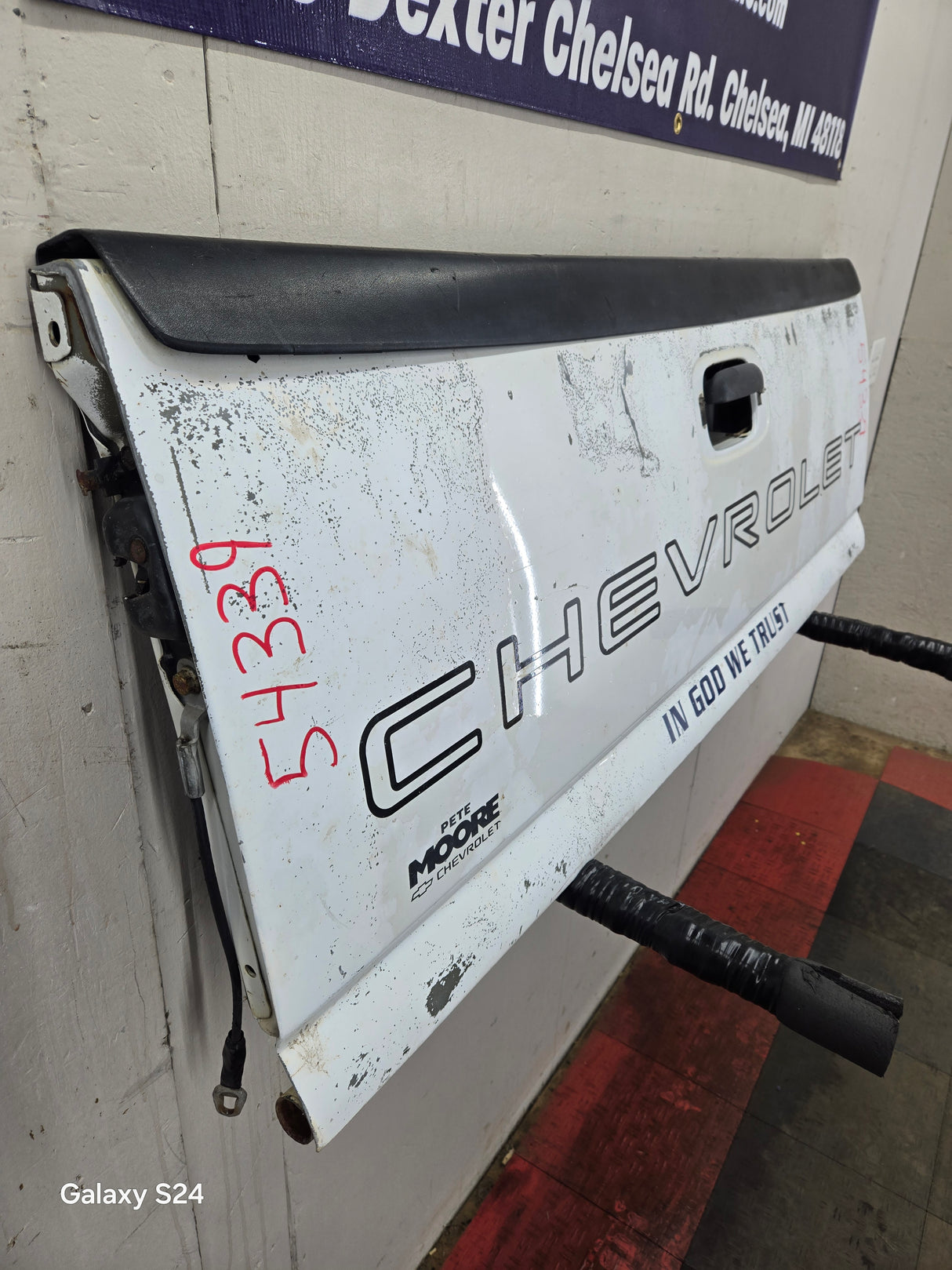 1999-2007 Chevrolet Silverado / GMC Sierra 1500 2500 3500 HD Tailgate