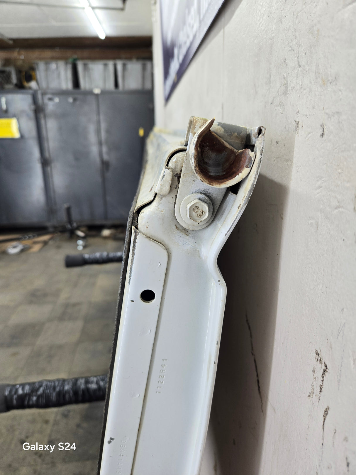 1999-2007 Chevrolet Silverado / GMC Sierra 1500 2500 3500 HD Tailgate