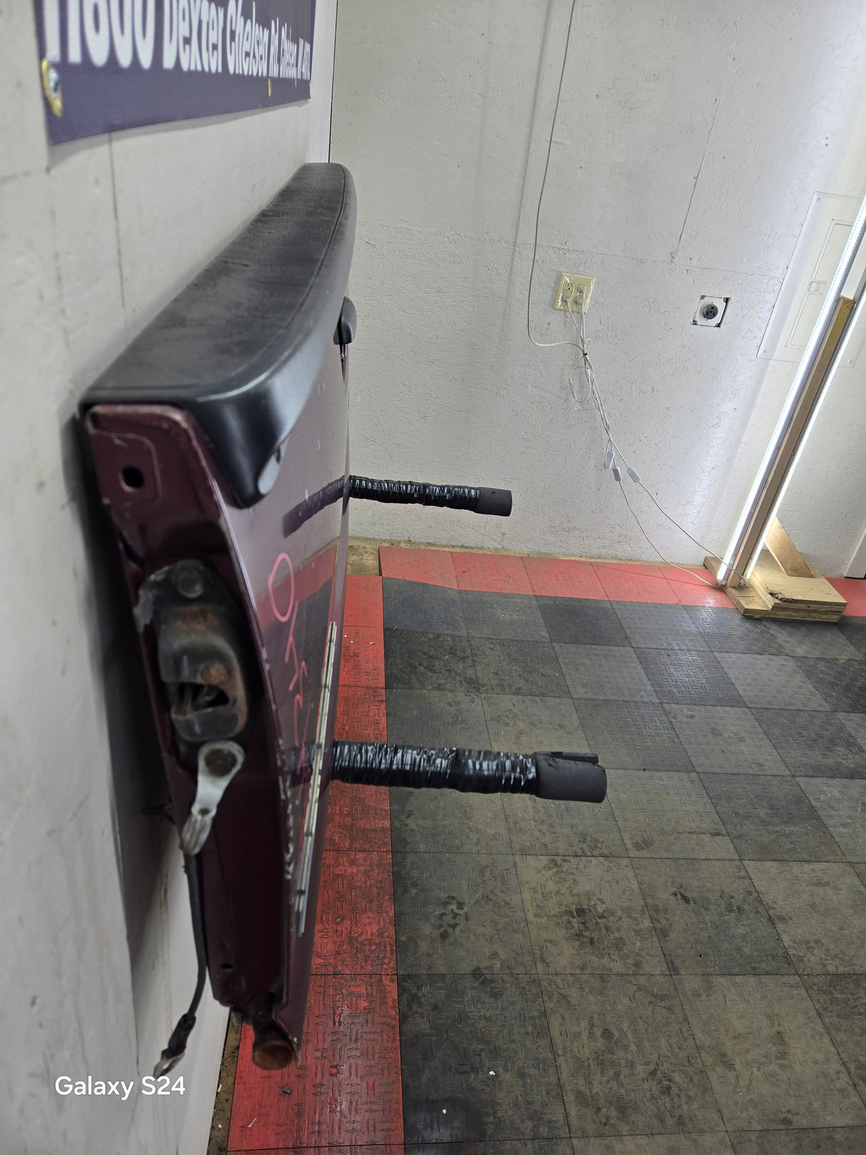 1999-2007 Chevrolet Silverado / GMC Sierra 1500 2500 3500 HD Tailgate