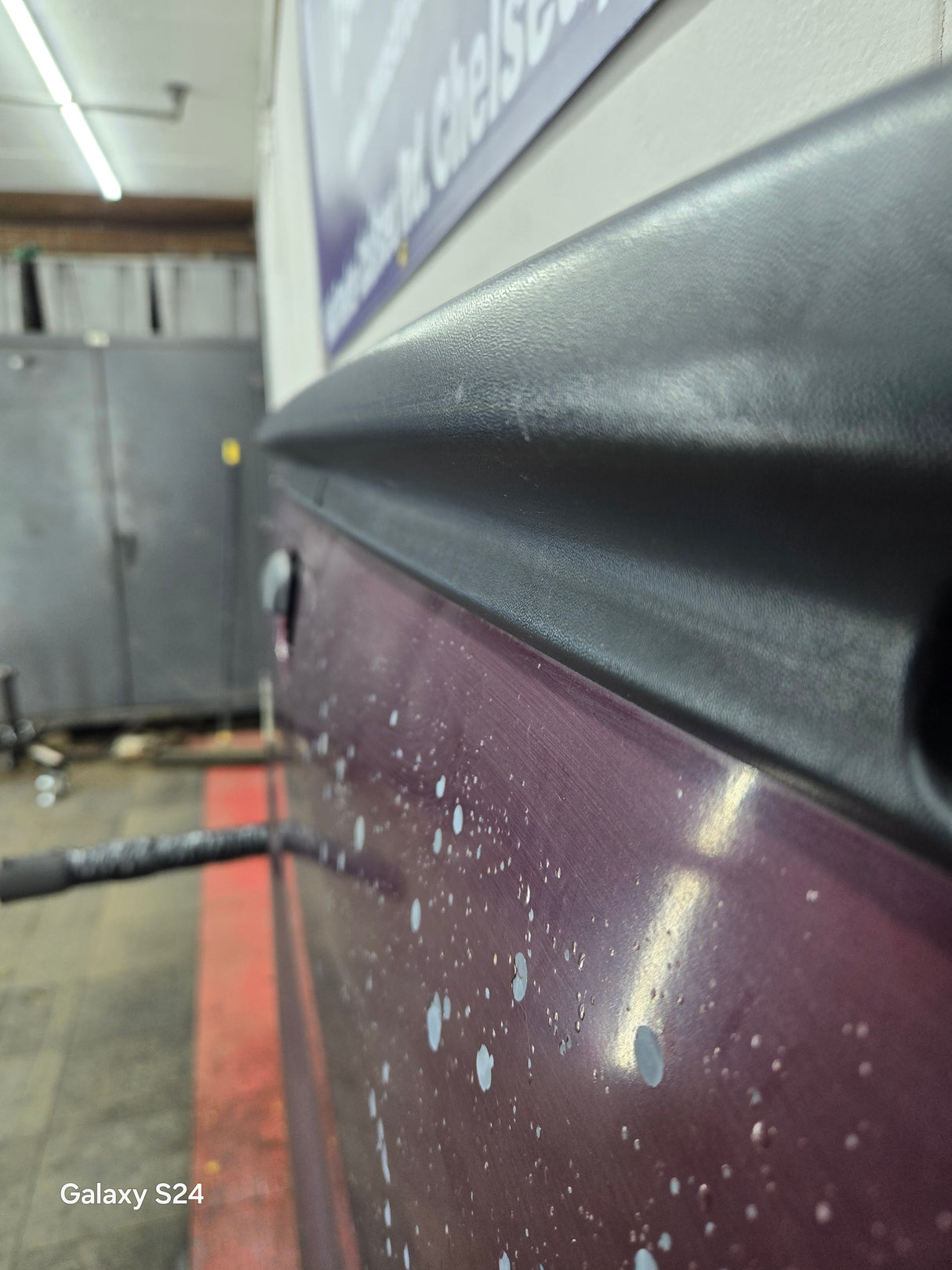 1999-2007 Chevrolet Silverado / GMC Sierra 1500 2500 3500 HD Tailgate