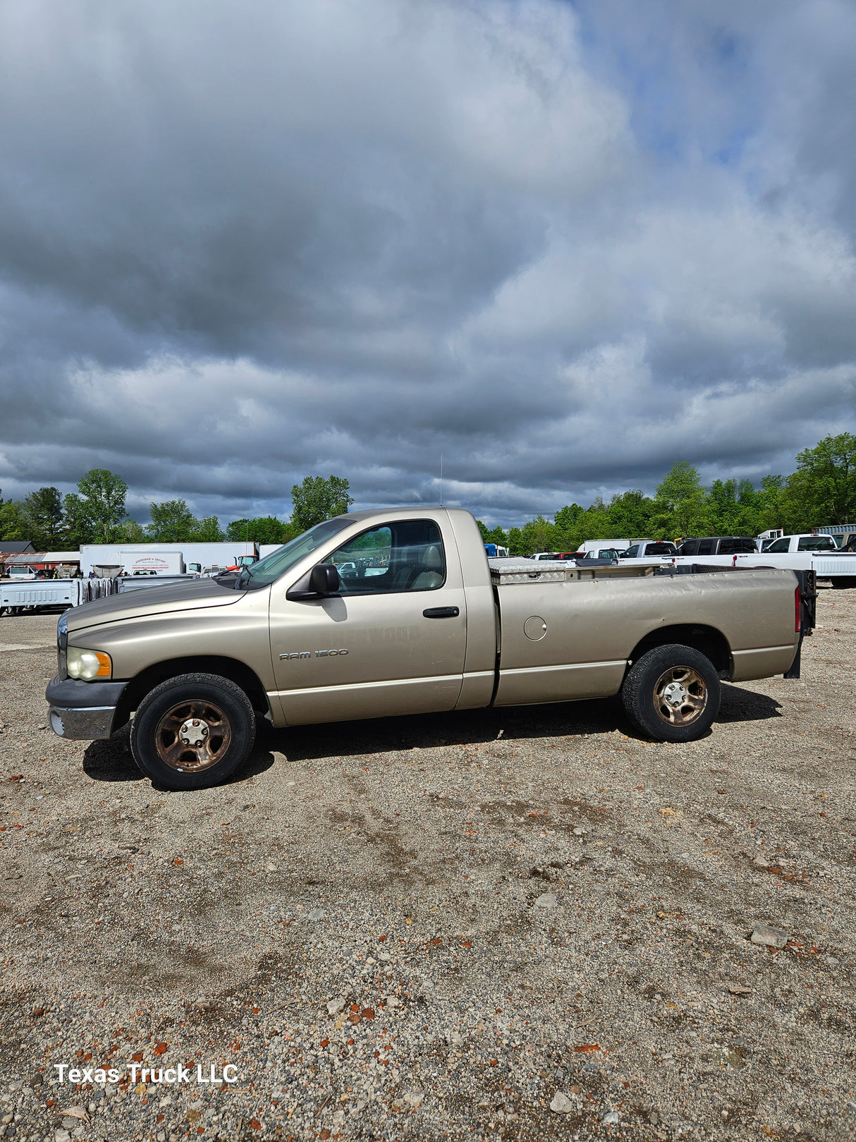 2002 Dodge Ram 1500 Regular Cab 2 door - FULL PART OUT
