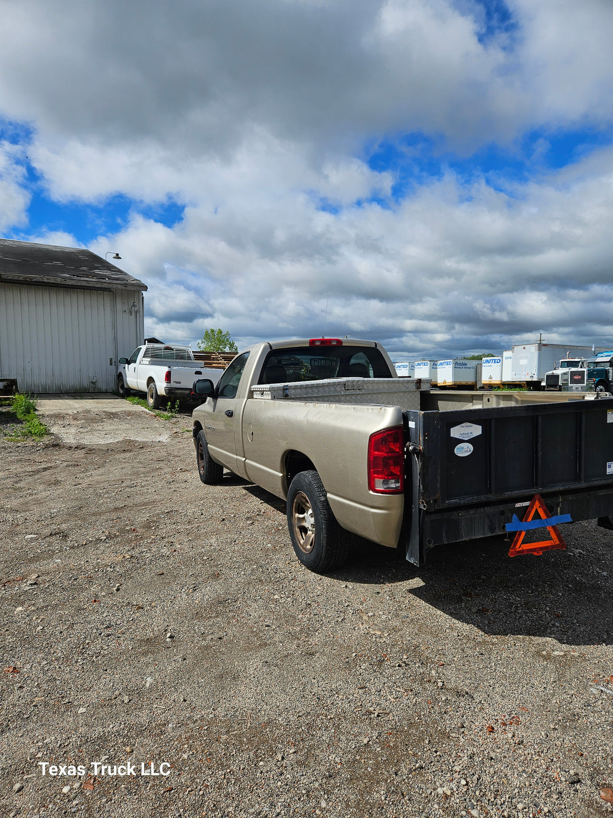 2002 Dodge Ram 1500 Regular Cab 2 door - FULL PART OUT