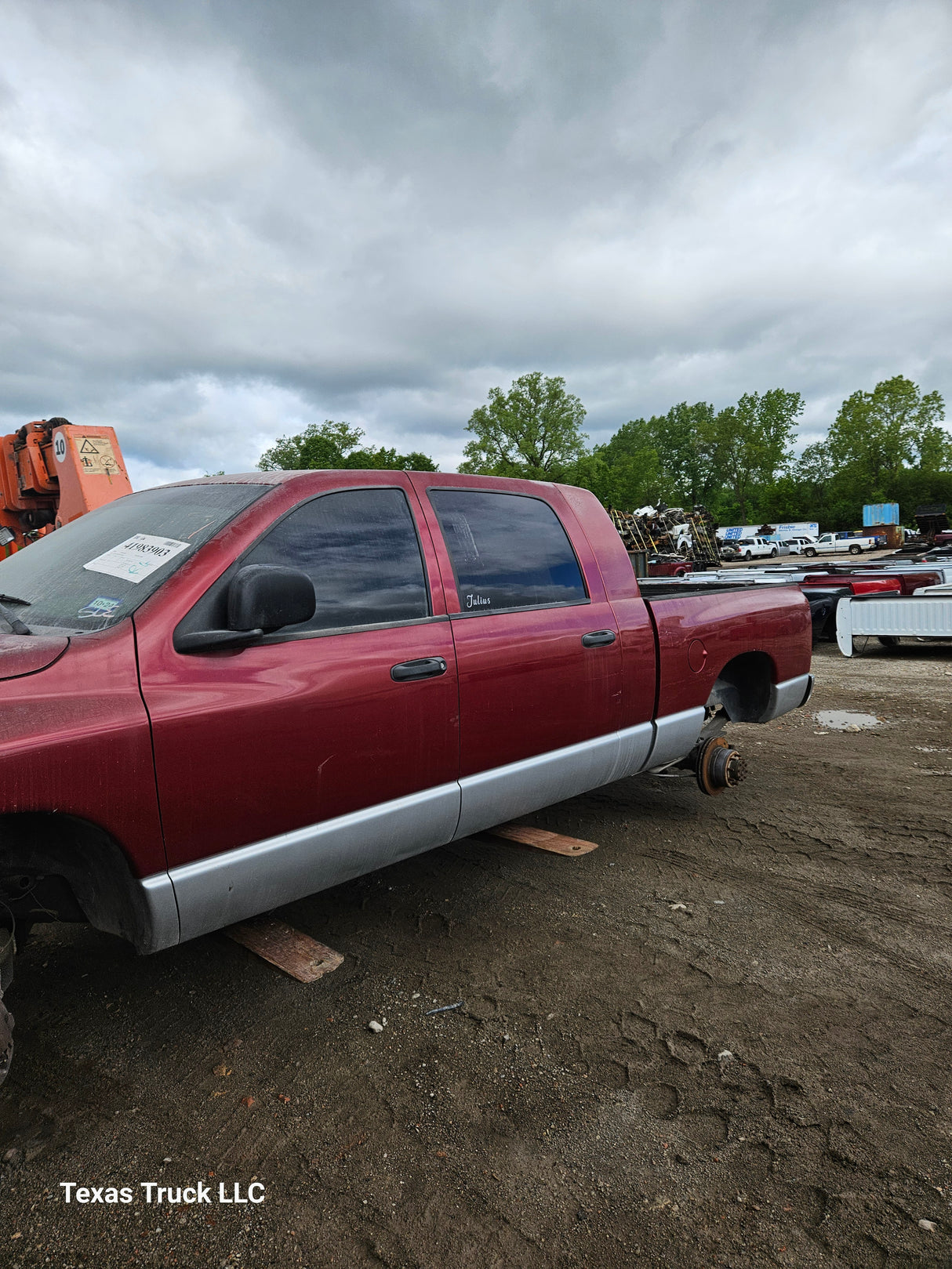 2006 Dodge Ram Mega Cab 2500 - FULL PART OUT