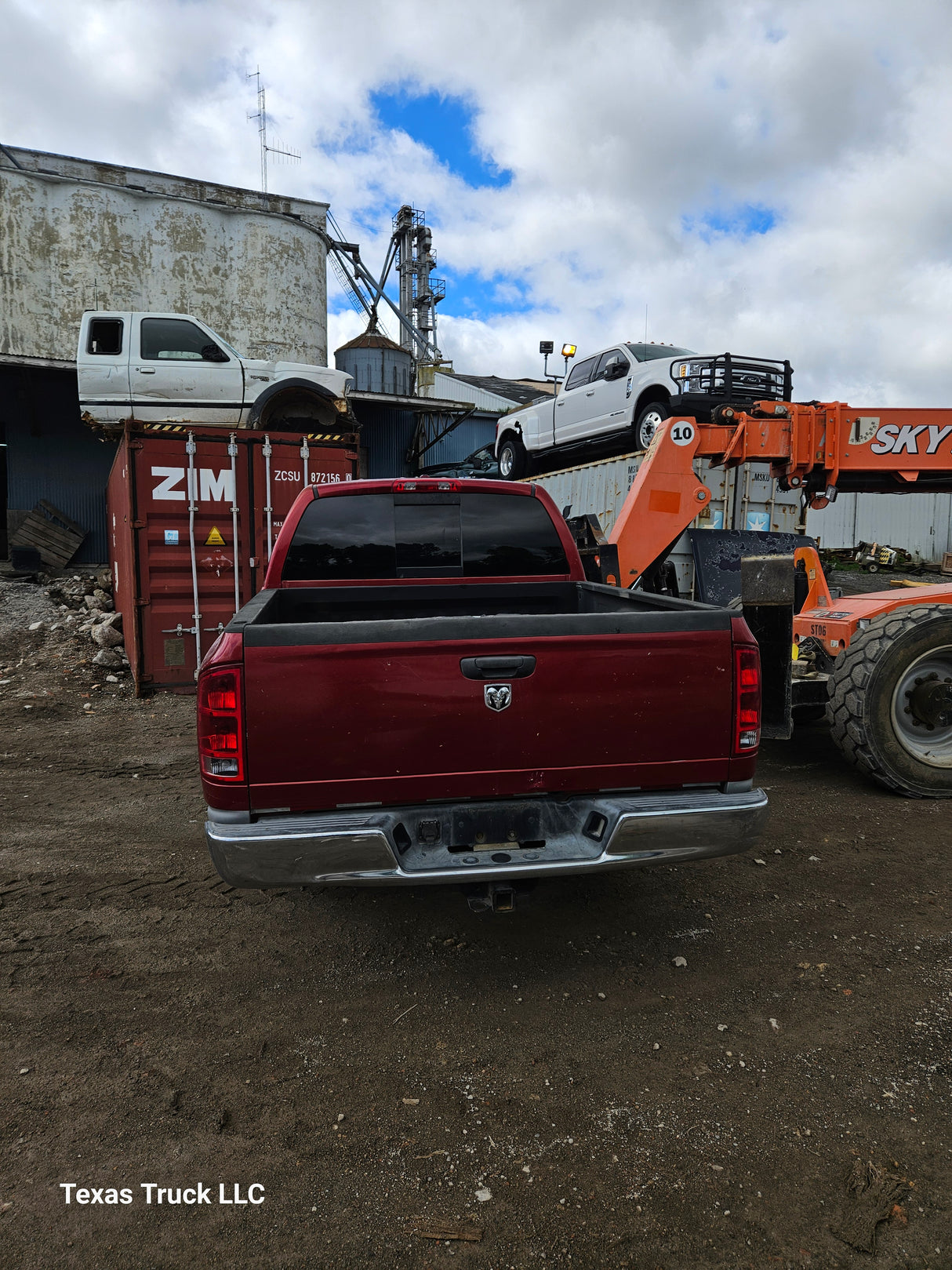 2006 Dodge Ram Mega Cab 2500 - FULL PART OUT