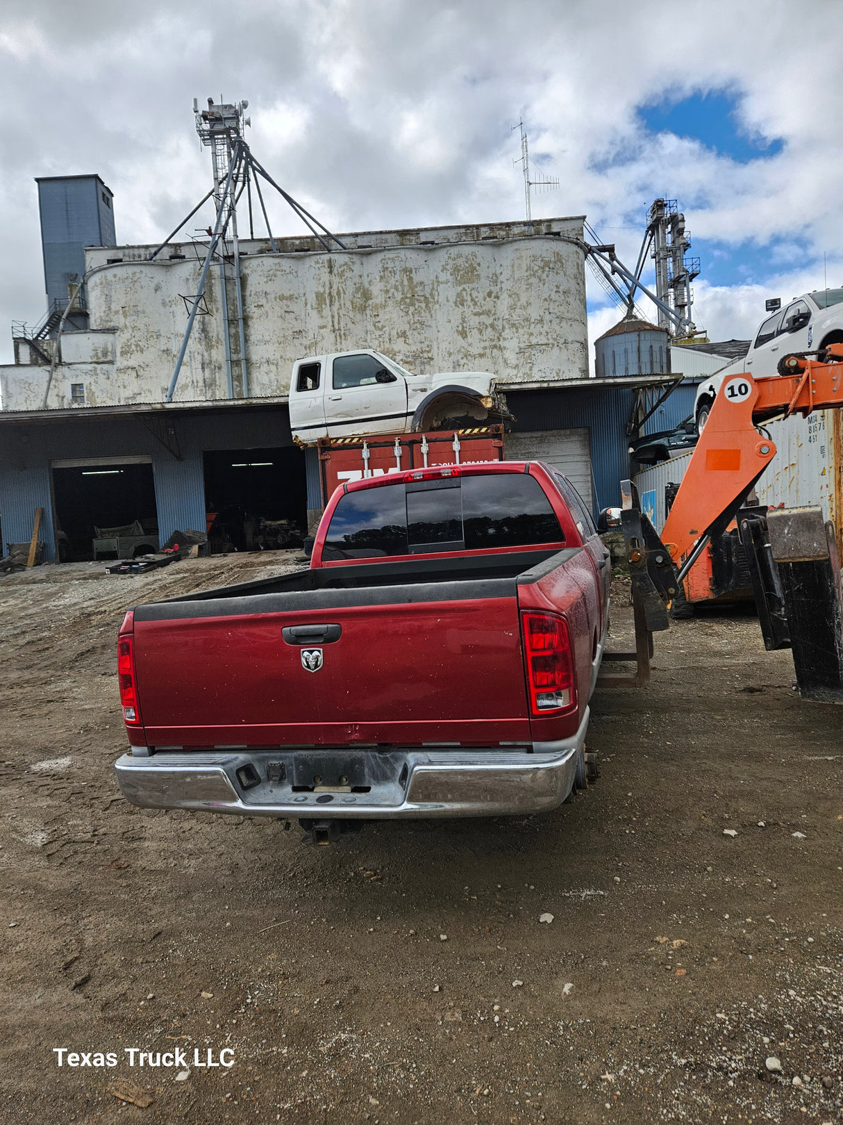 2006 Dodge Ram Mega Cab 2500 - FULL PART OUT