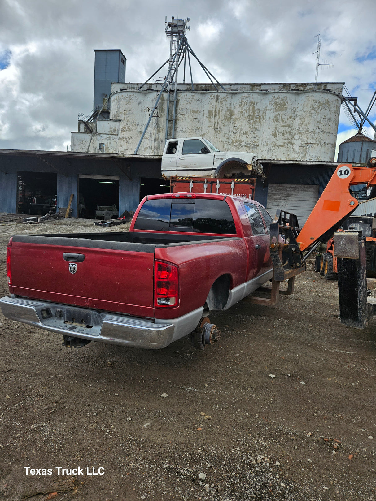 2006 Dodge Ram Mega Cab 2500 - FULL PART OUT