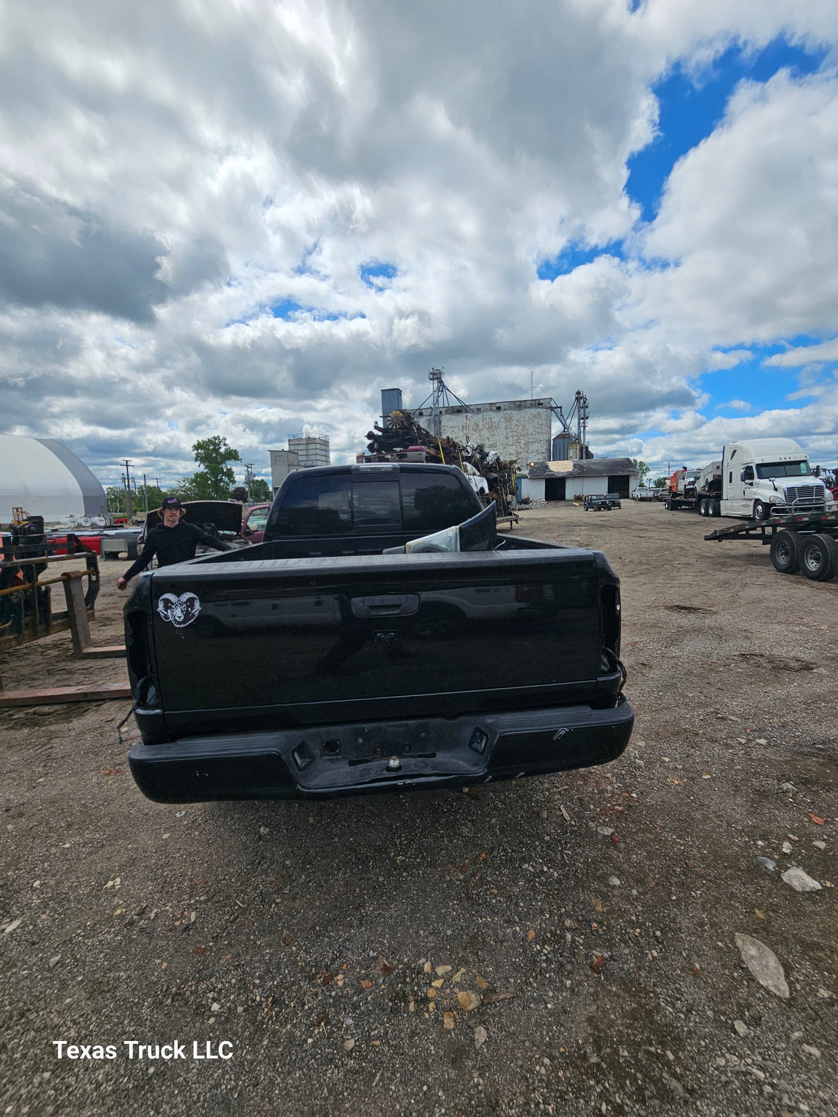 2008 Dodge Ram 1500 Crew Cab - FULL PART OUT