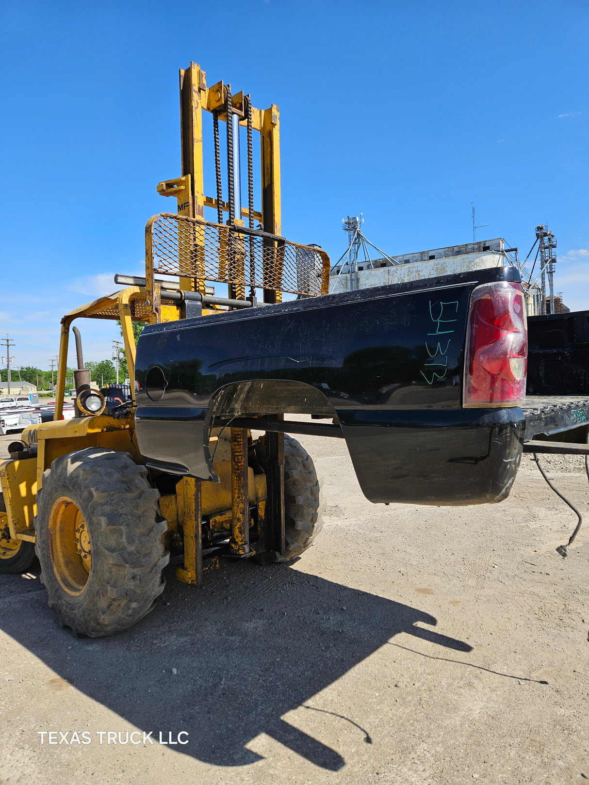 1999-2007 Chevrolet Silverado / GMC Sierra 6' 6" Short Truck Bed