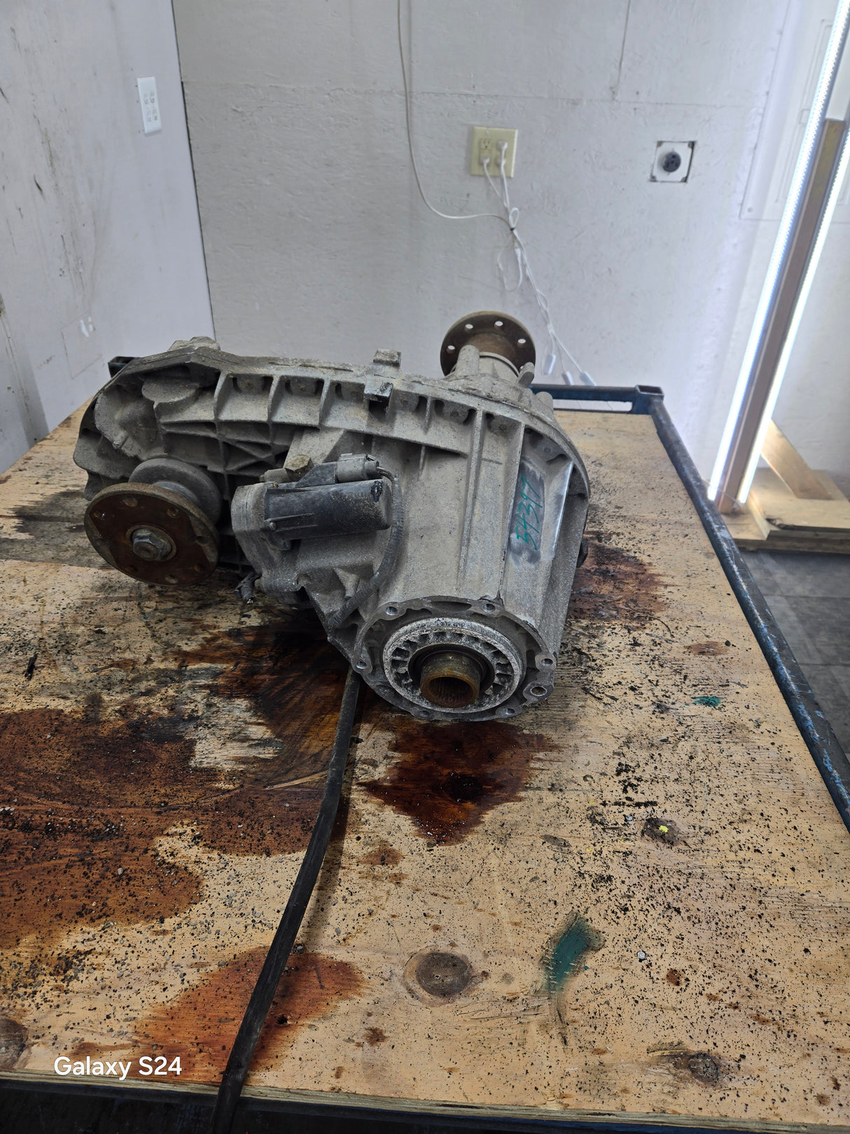 2003-2010 Ford Pickup F250 F350 F450 F550 Super Duty Transfer Case Electric Shift 6.0L 6.4l power stroke, 6.8L v10 triton, 5.4L v8 5r110 7C34 7A195 AB 167k miles