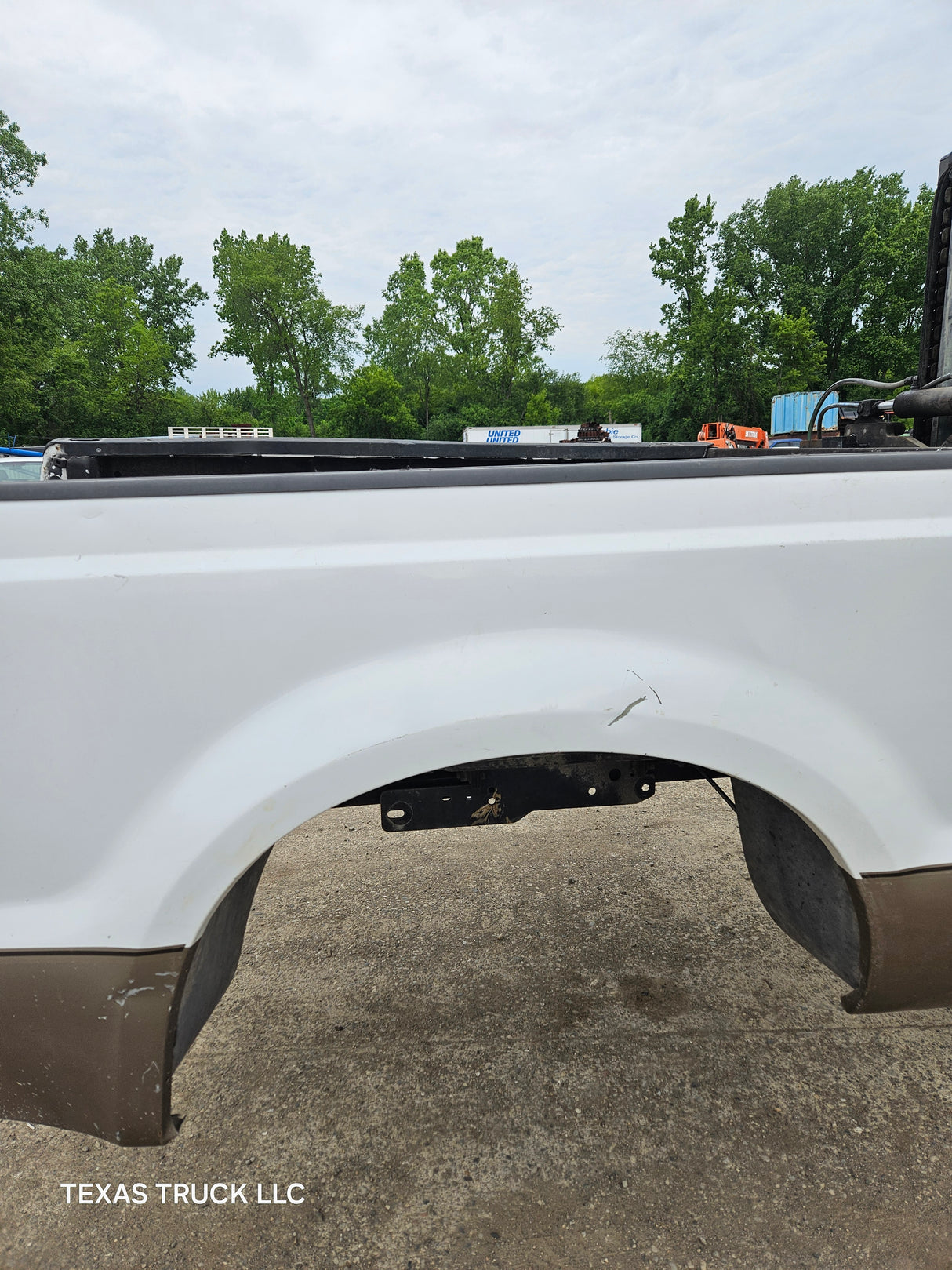 1999-2010 Ford Super Duty F250 F350 6' 9" Short Truck Bed