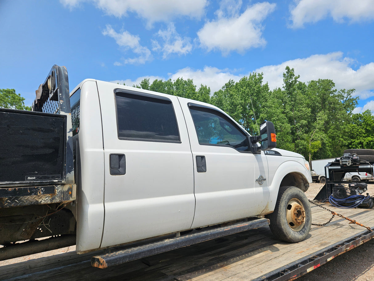 2015 Ford F-350 Super Duty 6.7L Power Stroke 4x4 Dual Rear Wheel - FULL PART OUT