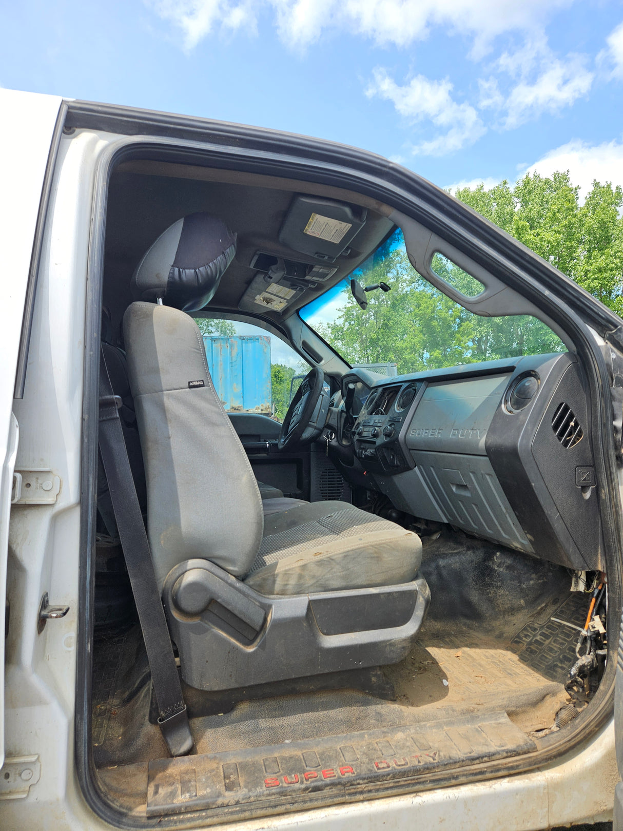 2015 Ford F-350 Super Duty 6.7L Power Stroke 4x4 Dual Rear Wheel - FULL PART OUT