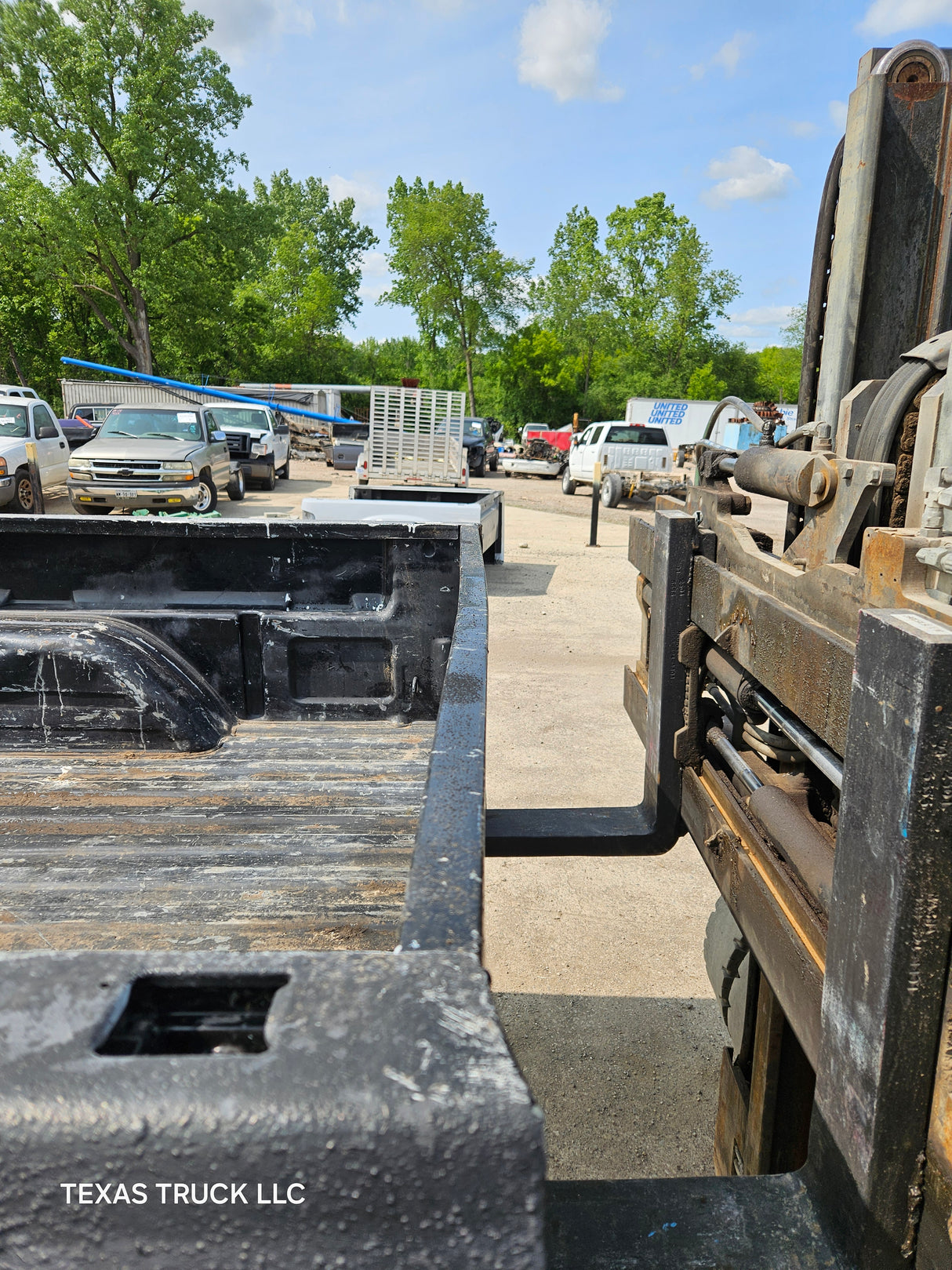 1999-2007 Chevrolet Silverado / GMC Sierra 6' 6" Short Truck Bed