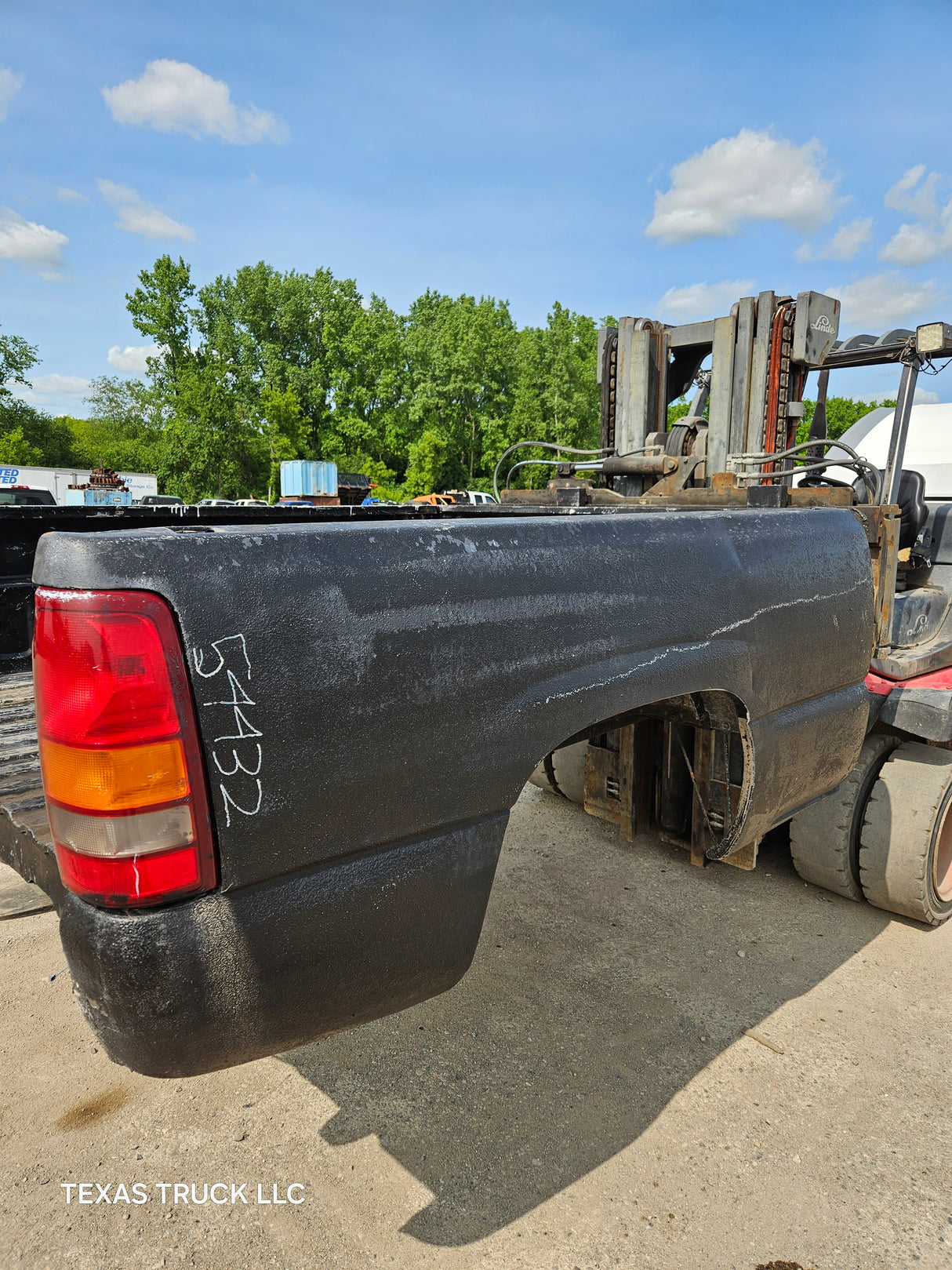 1999-2007 Chevrolet Silverado / GMC Sierra 6' 6" Short Truck Bed