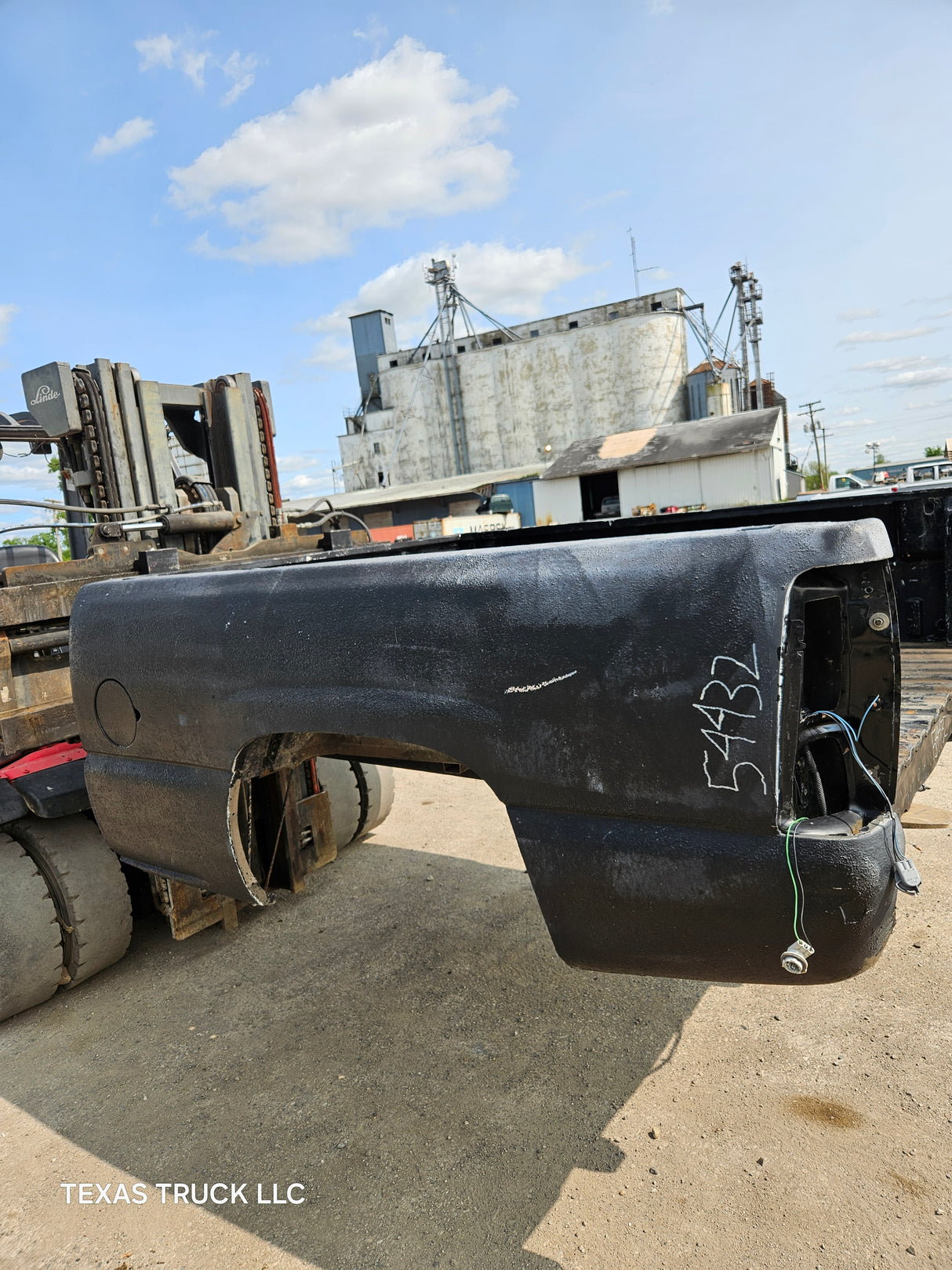 1999-2007 Chevrolet Silverado / GMC Sierra 6' 6" Short Truck Bed