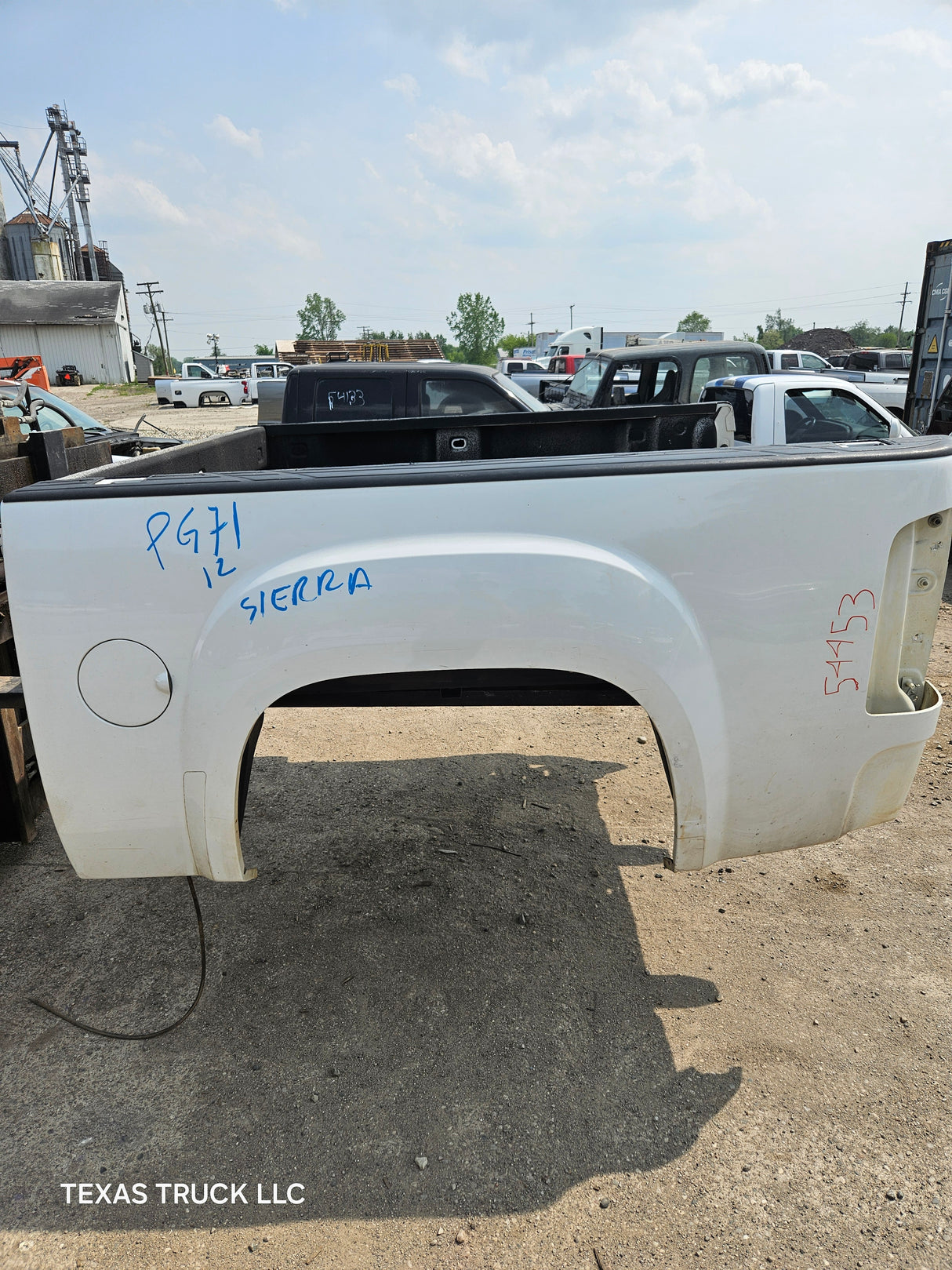 2007-2013 GMC Sierra 1500 5' 8" Short Truck Bed