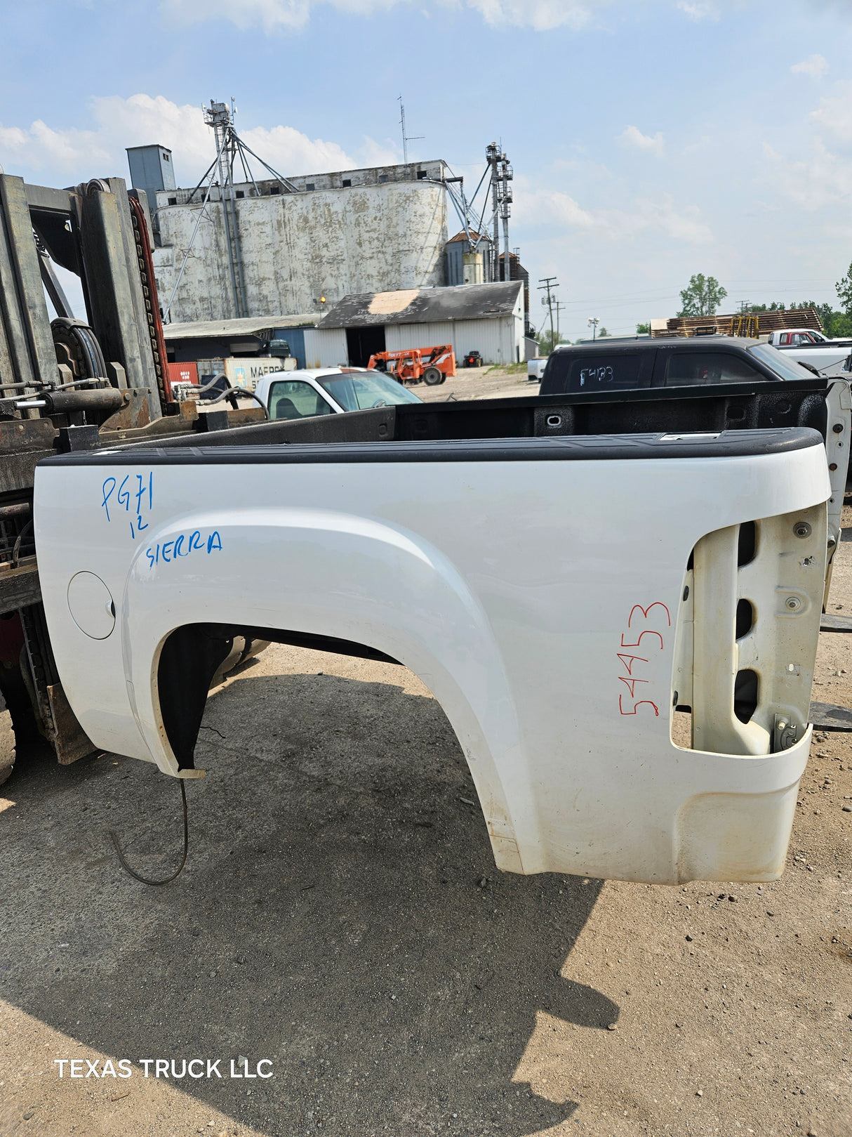 2007-2013 GMC Sierra 1500 5' 8" Short Truck Bed