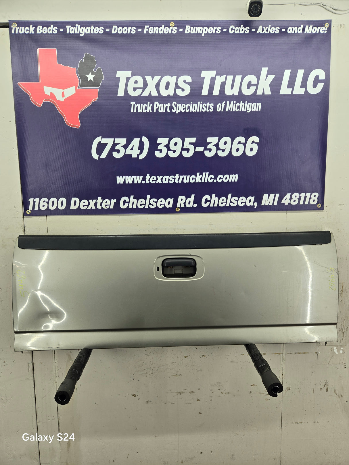 1999-2007 Chevrolet Silverado / GMC Sierra 1500 2500 3500 Tailgate