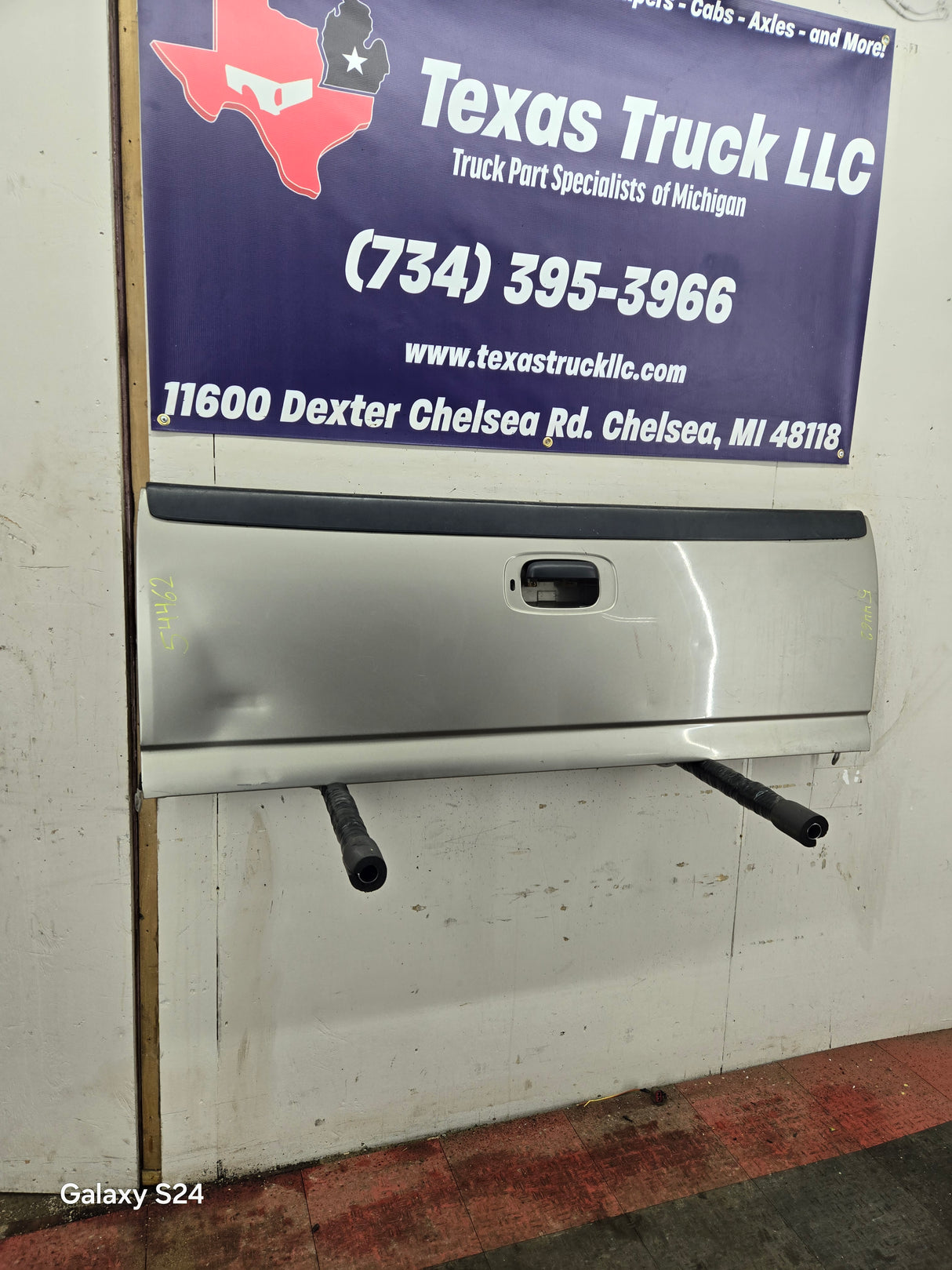 1999-2007 Chevrolet Silverado / GMC Sierra 1500 2500 3500 Tailgate