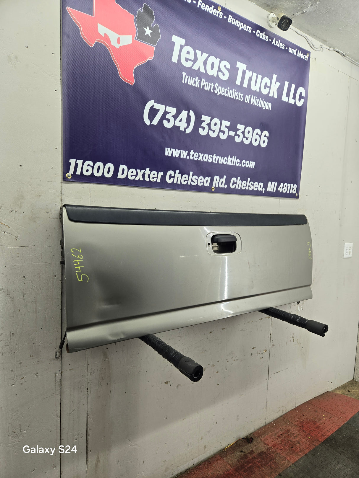 1999-2007 Chevrolet Silverado / GMC Sierra 1500 2500 3500 Tailgate