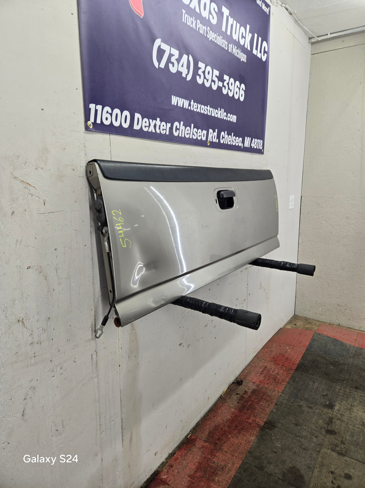 1999-2007 Chevrolet Silverado / GMC Sierra 1500 2500 3500 Tailgate