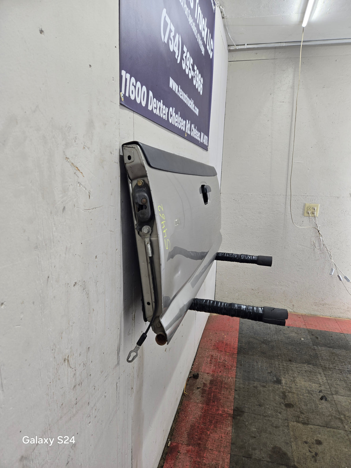 1999-2007 Chevrolet Silverado / GMC Sierra 1500 2500 3500 Tailgate