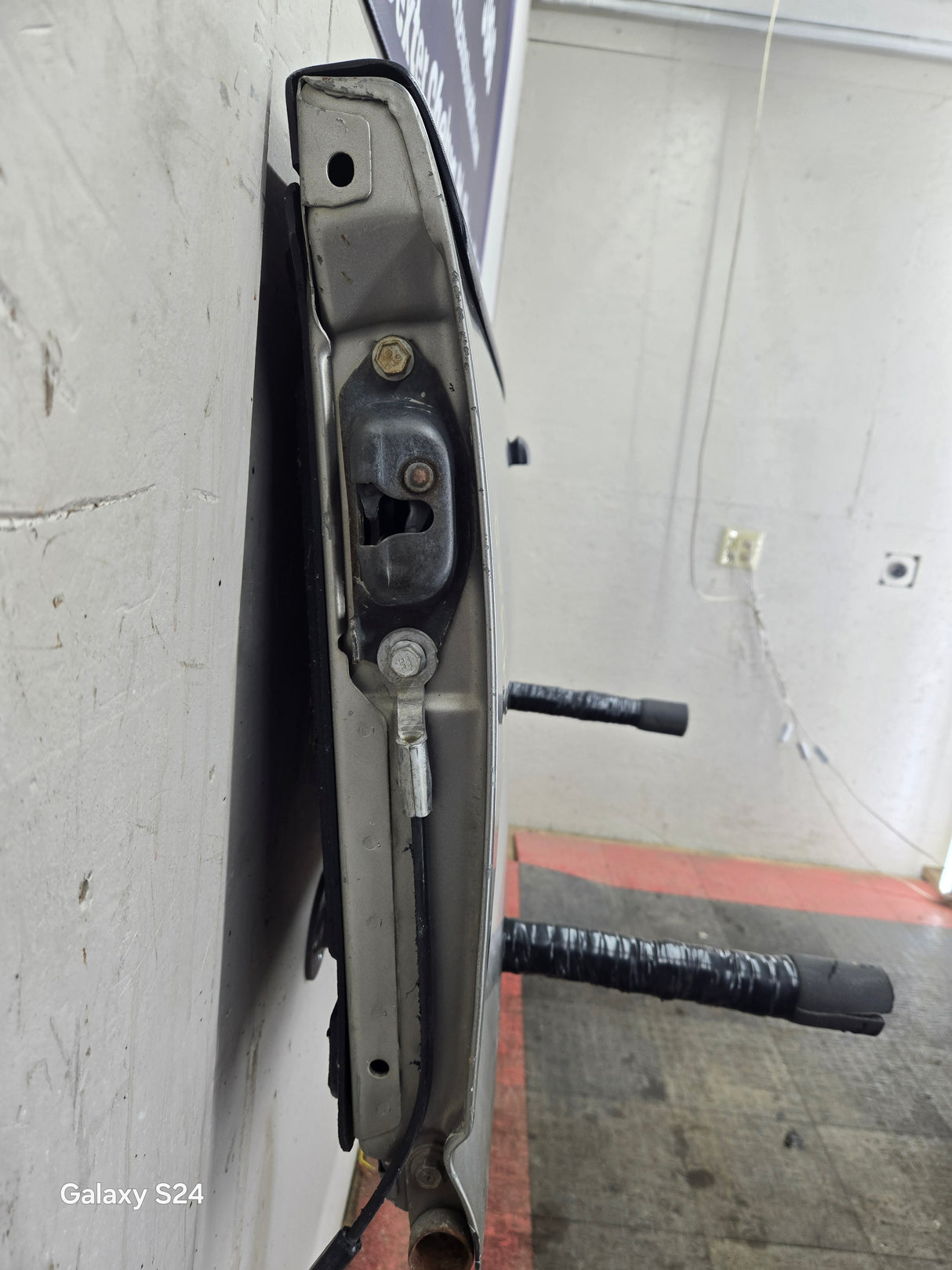 1999-2007 Chevrolet Silverado / GMC Sierra 1500 2500 3500 Tailgate