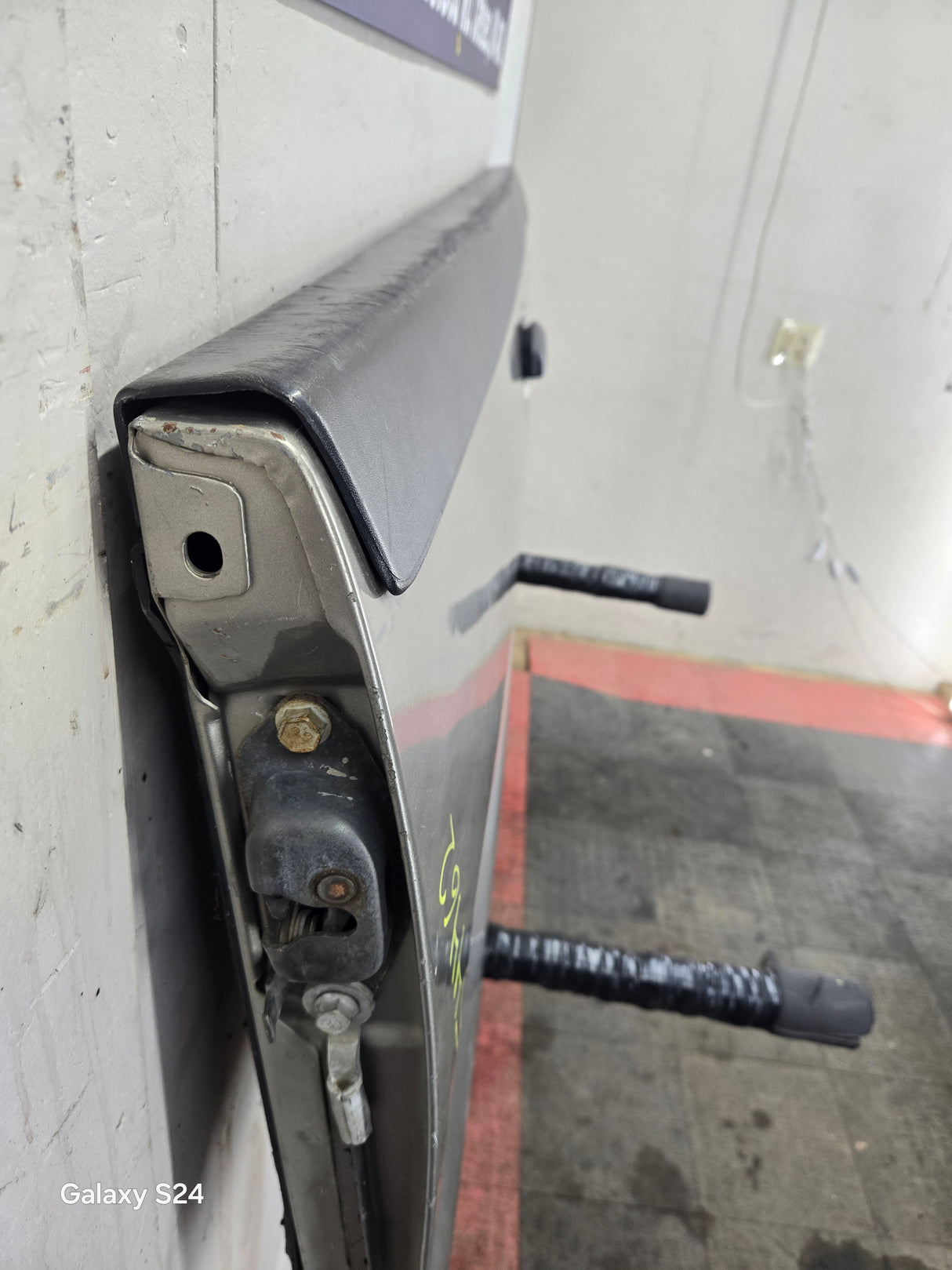 1999-2007 Chevrolet Silverado / GMC Sierra 1500 2500 3500 Tailgate